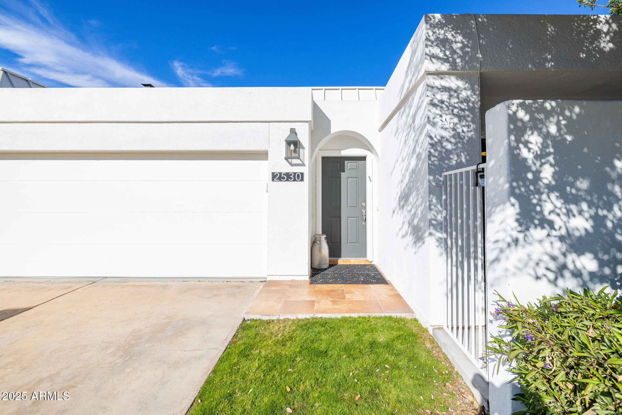 2530 E OREGON Avenue