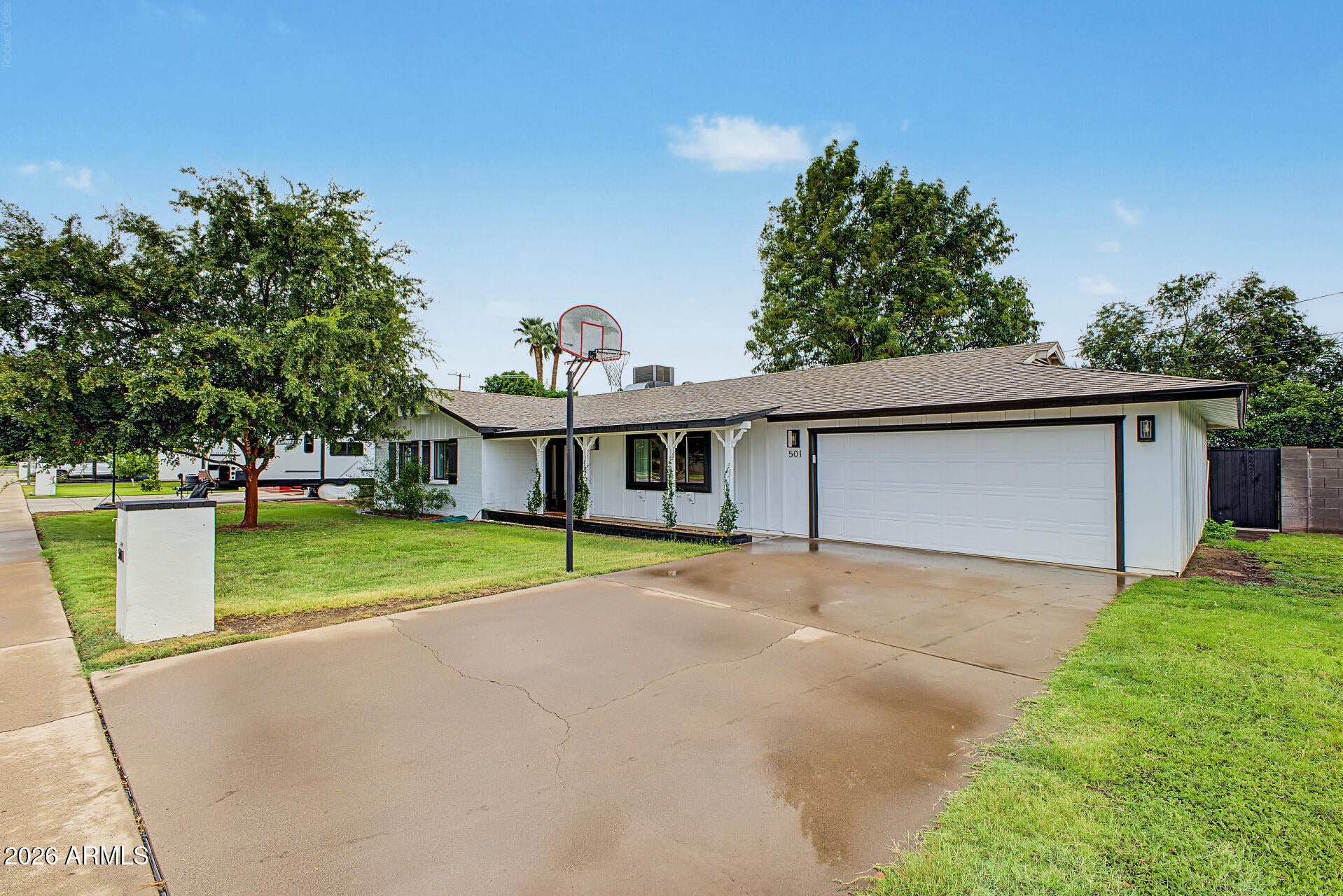 501 W DIANA Avenue