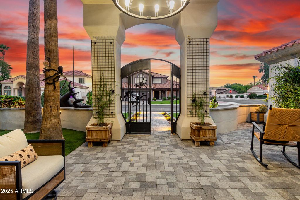 Photo of 1302 N Mission Cove Lane, Gilbert, AZ 85234 (MLS # 6932061)