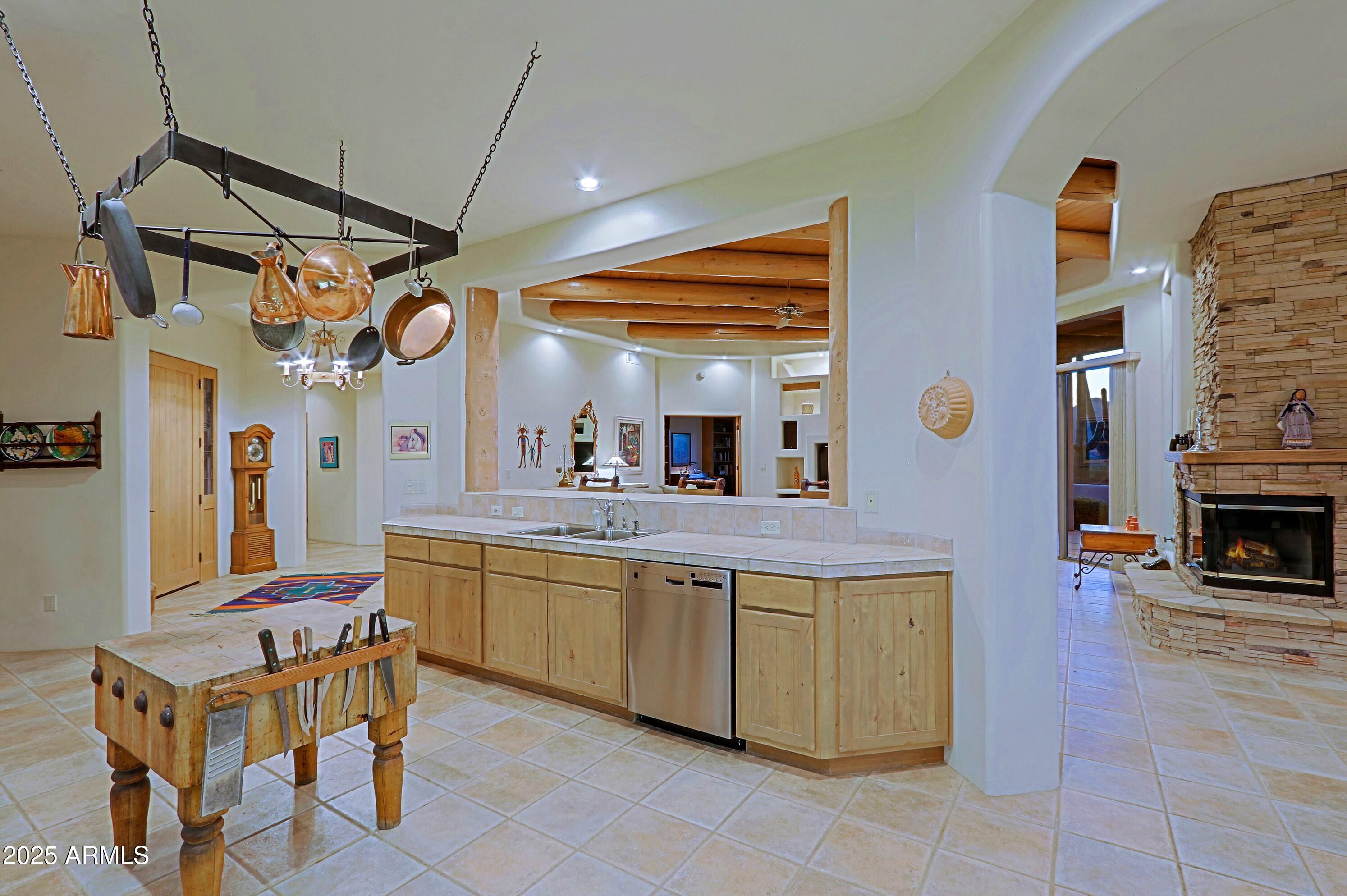 Cave Creek, Arizona 85331, United States, 3 Bedrooms Bedrooms, ,3 BathroomsBathrooms,Residential,Pending,6602