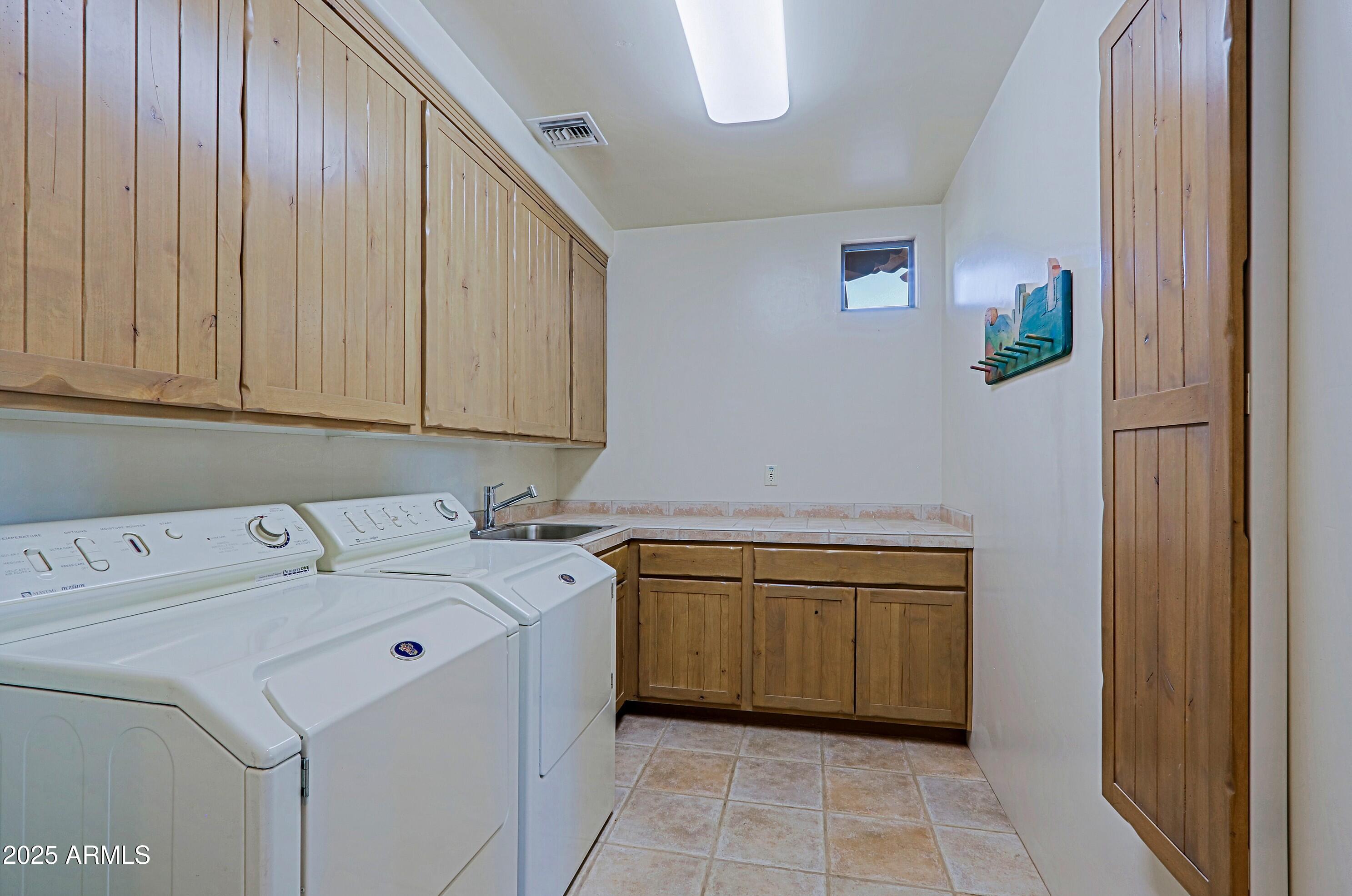 Cave Creek, Arizona 85331, United States, 3 Bedrooms Bedrooms, ,3 BathroomsBathrooms,Residential,Pending,6602