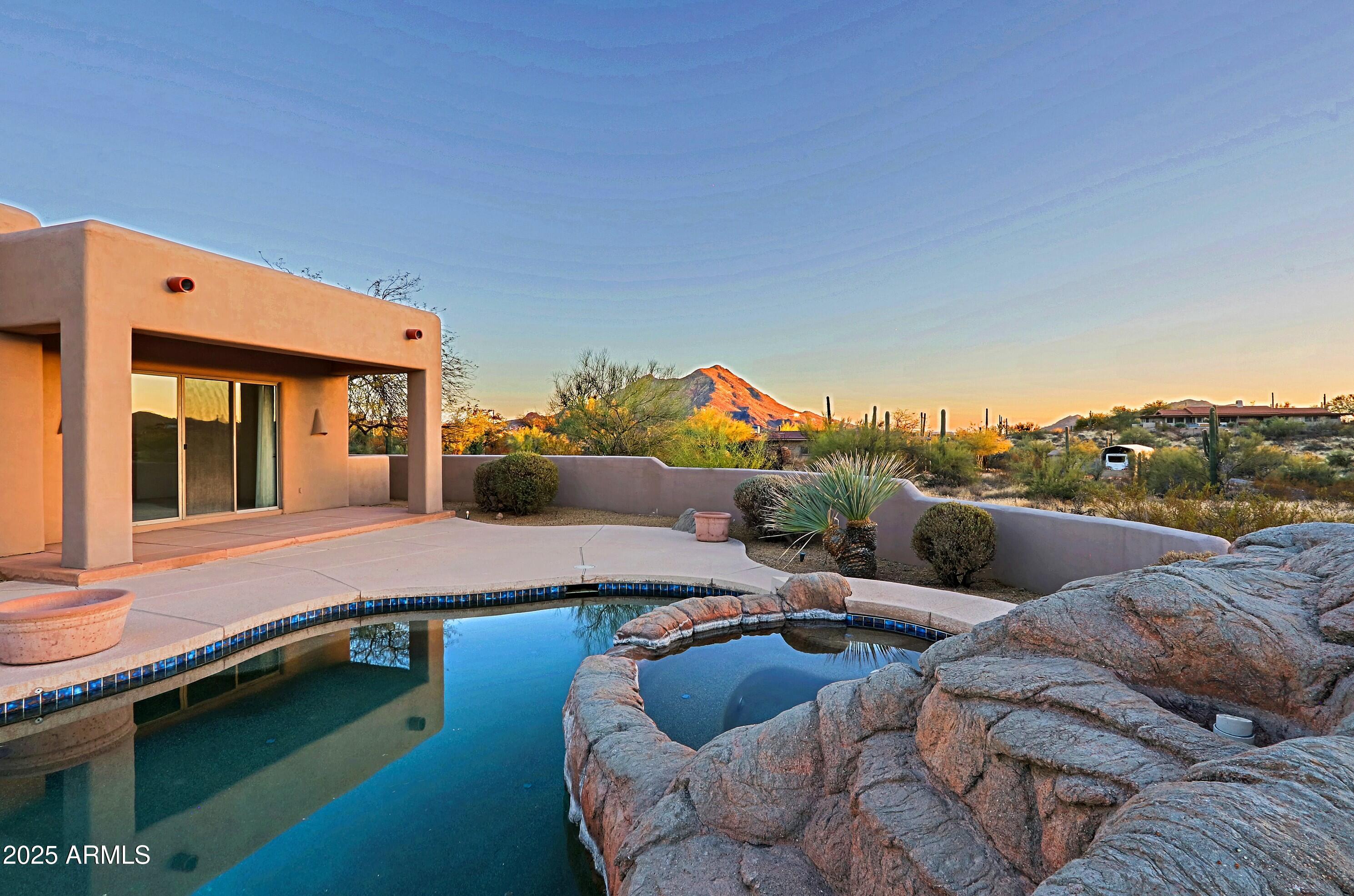 Cave Creek, Arizona 85331, United States, 3 Bedrooms Bedrooms, ,3 BathroomsBathrooms,Residential,Pending,6602