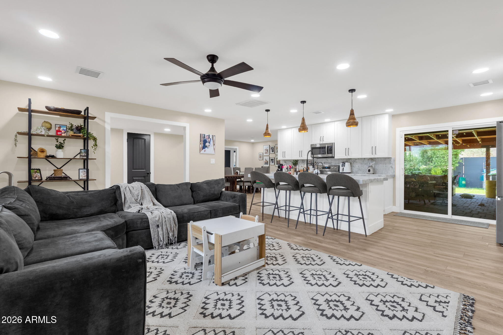 1237 E RIVIERA Drive