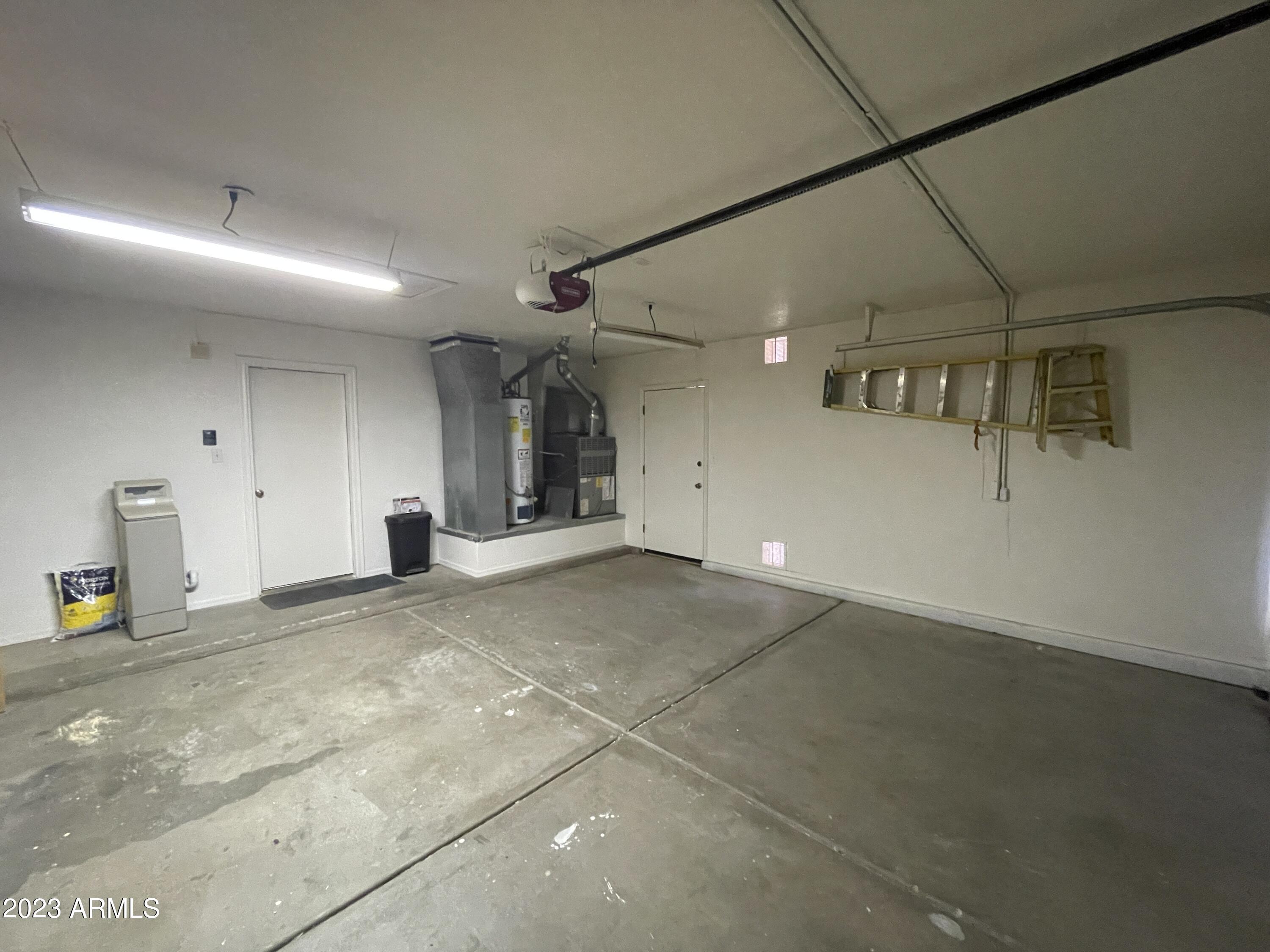 MOUNTAIN RIDGE PHASE 1 - Residential Lease