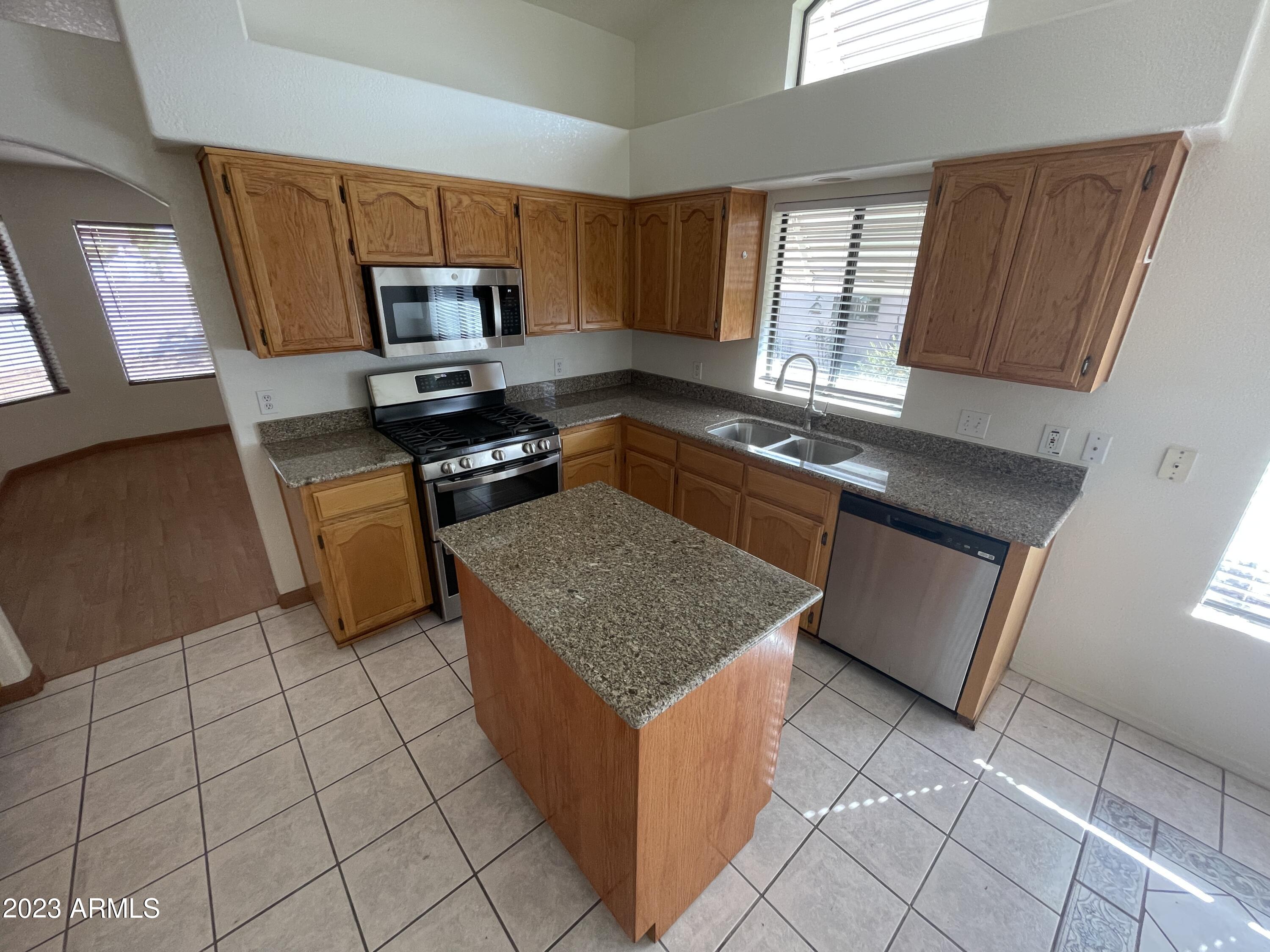 MOUNTAIN RIDGE PHASE 1 - Residential Lease