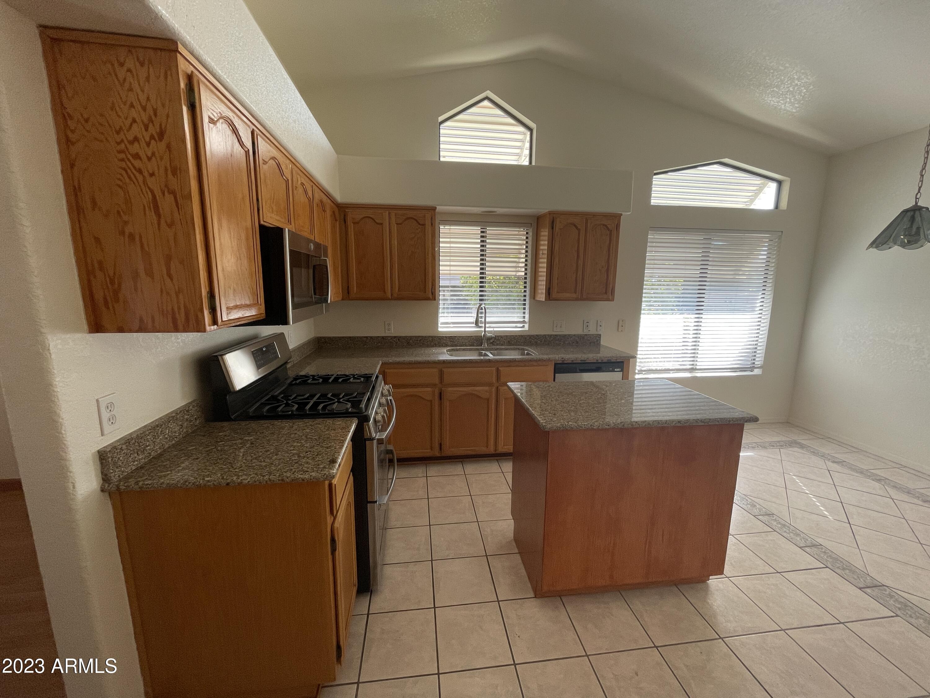 MOUNTAIN RIDGE PHASE 1 - Residential Lease