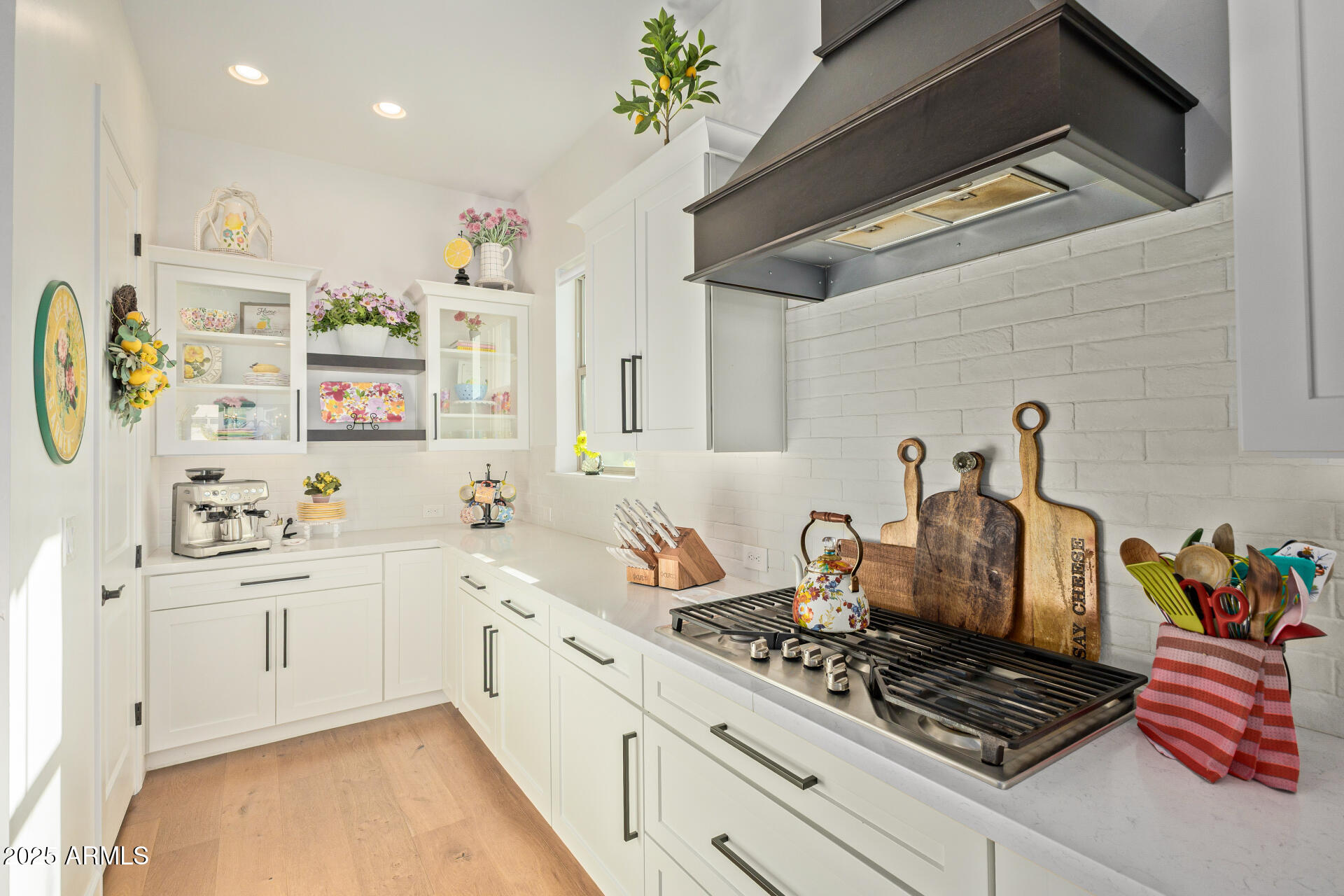 1936 W UNION PARK Drive