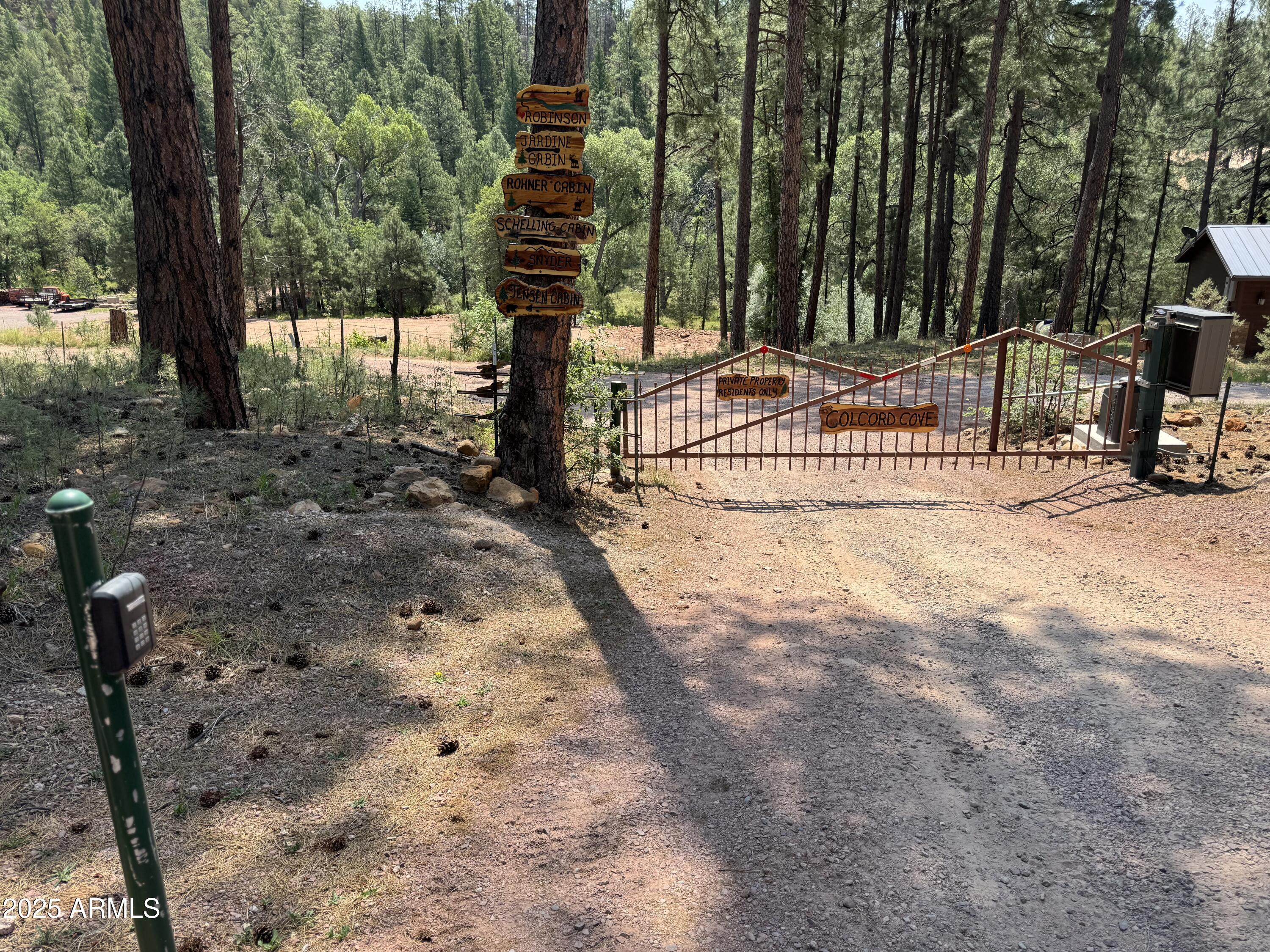 8019 E HIDDEN Lane