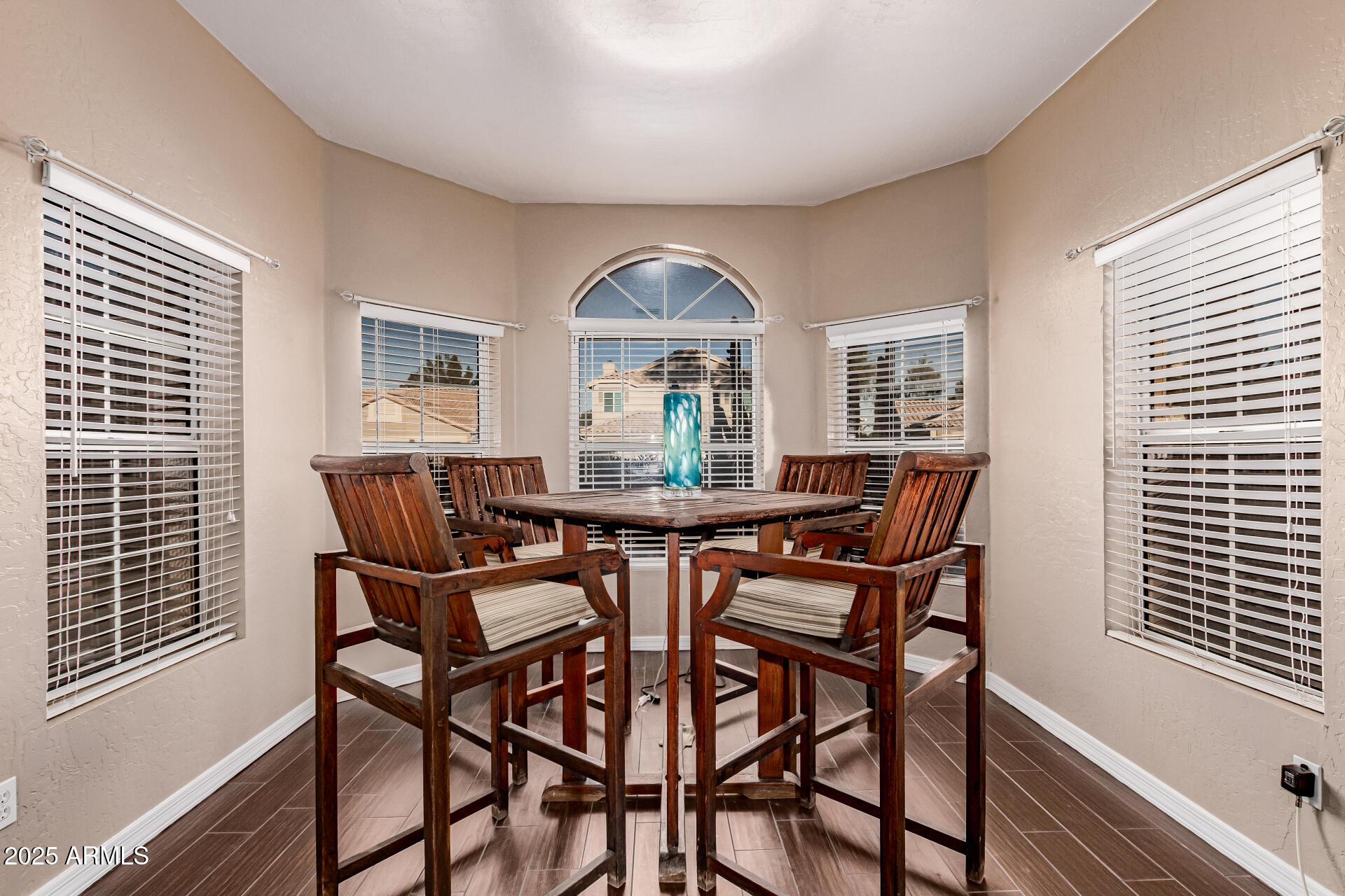 572 N KINGSTON Street