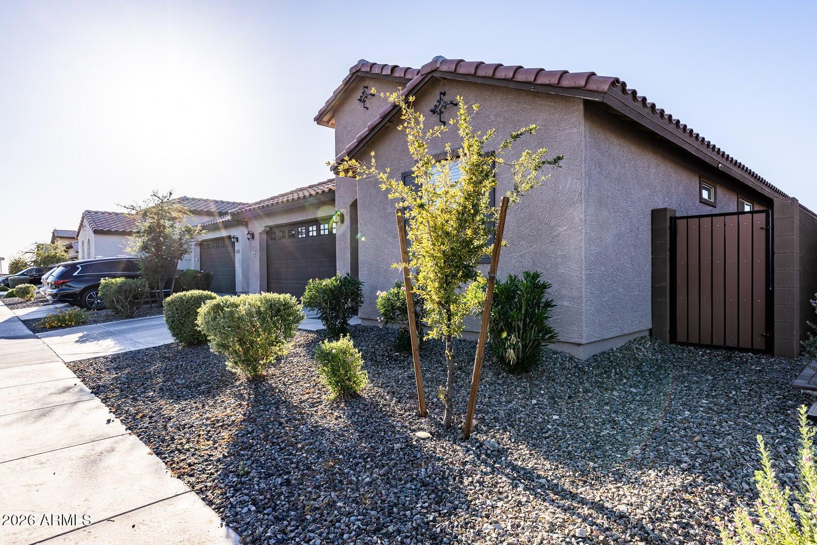1548 W CORRAL Road