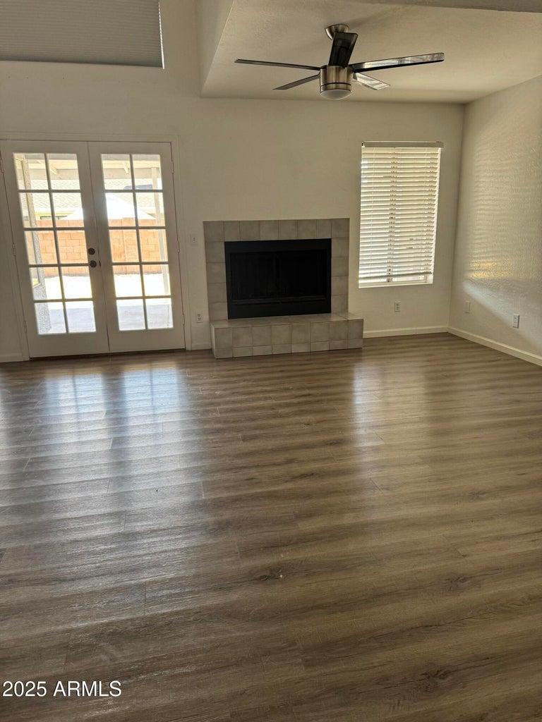 3965 E Des Moines Street