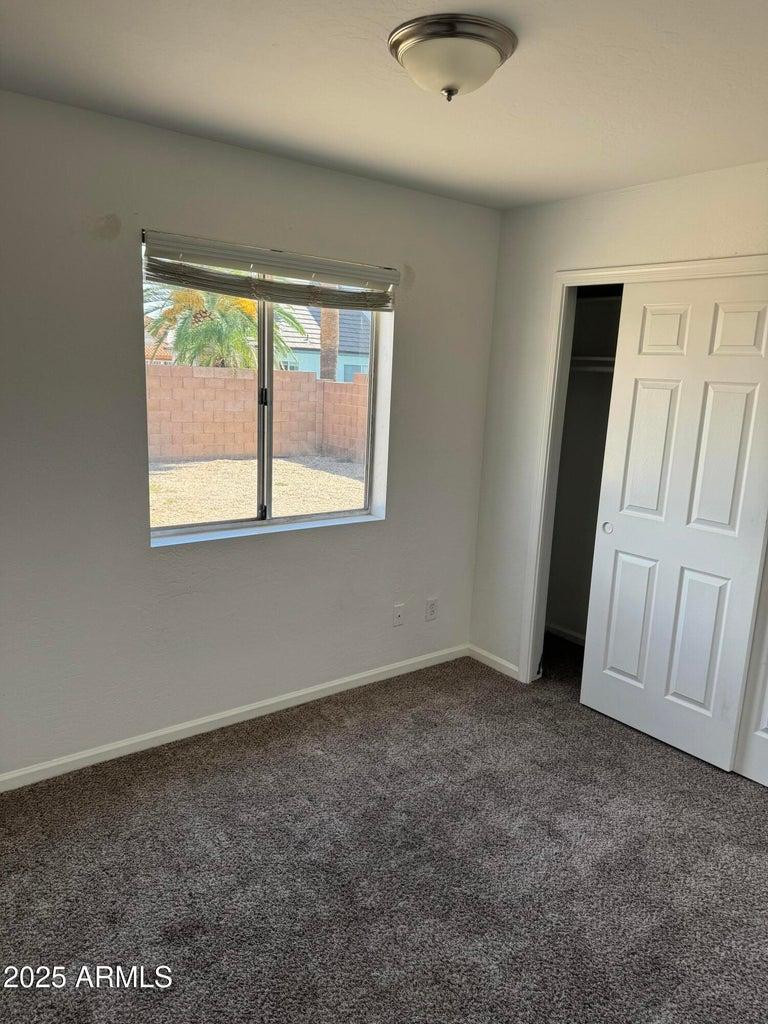 3965 E Des Moines Street