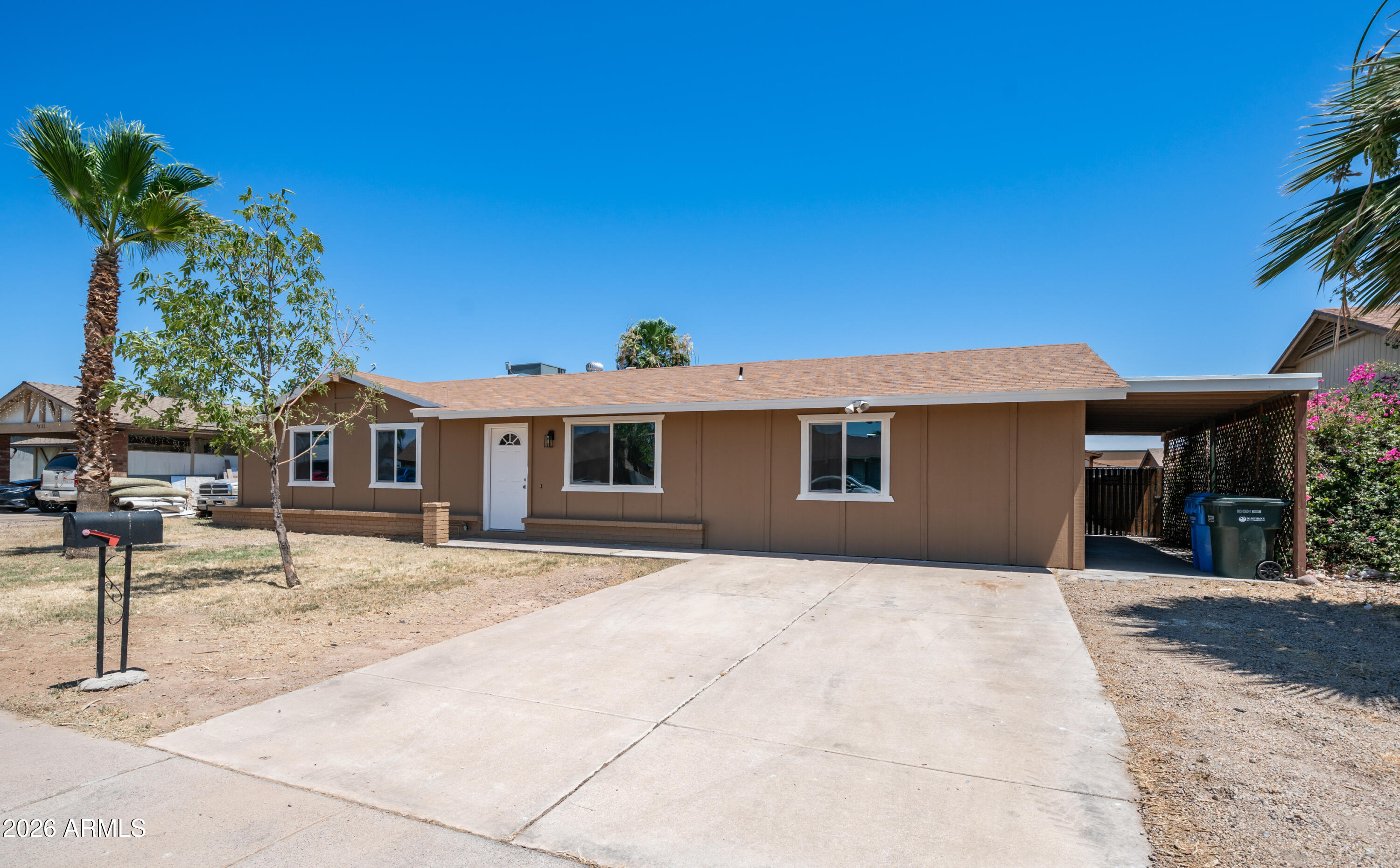7727 W EARLL Drive