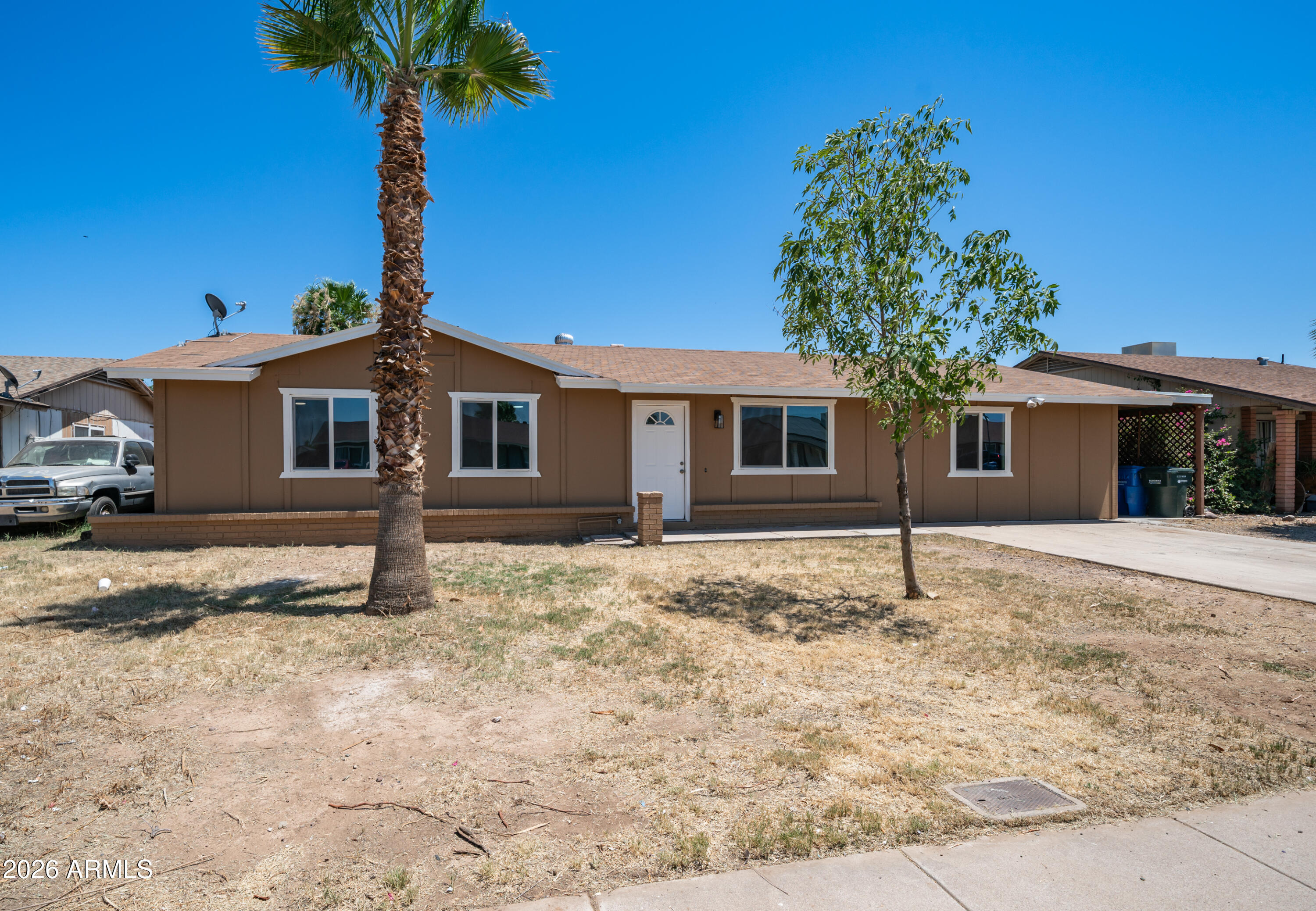 7727 W EARLL Drive