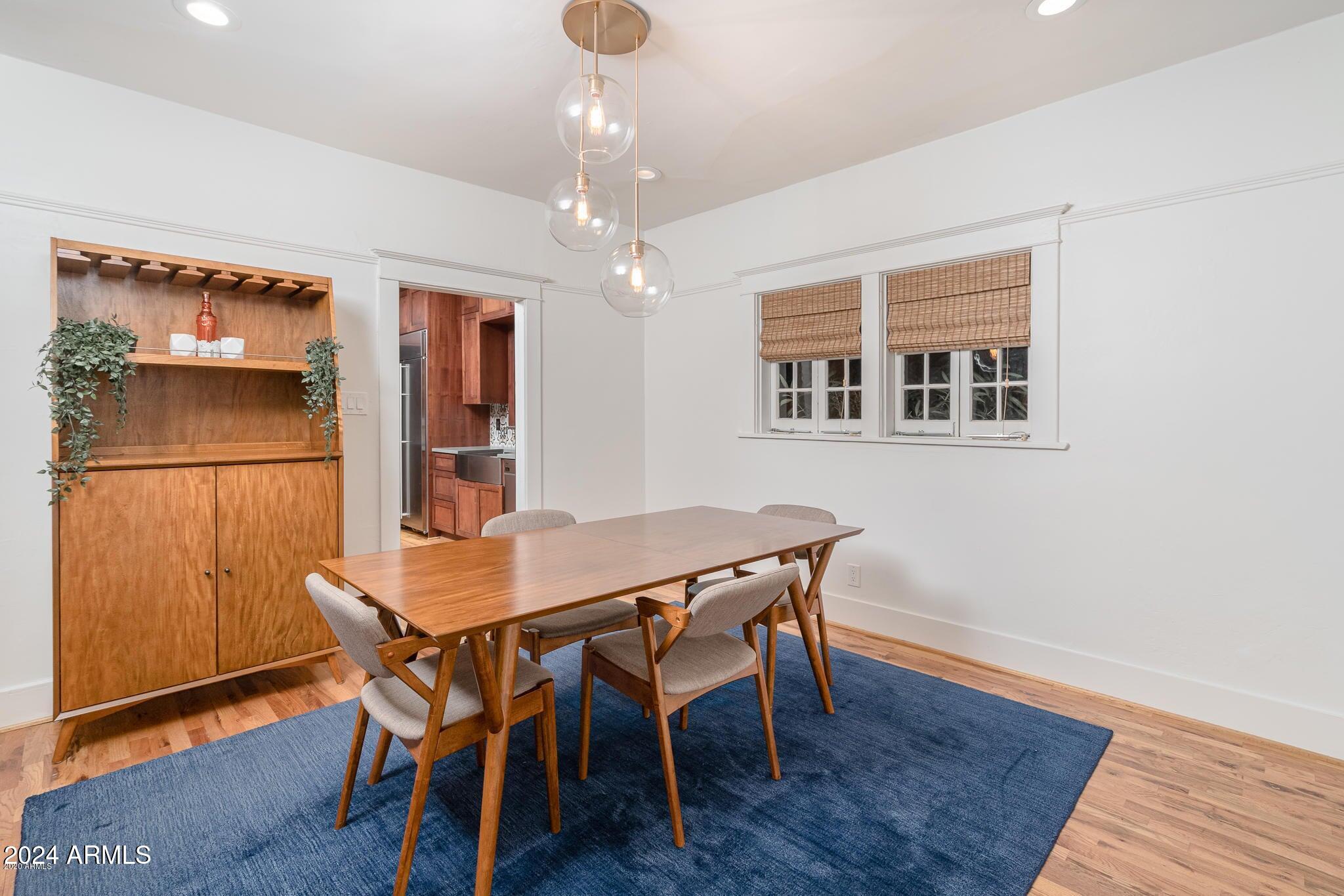 1006 E MCKINLEY Street