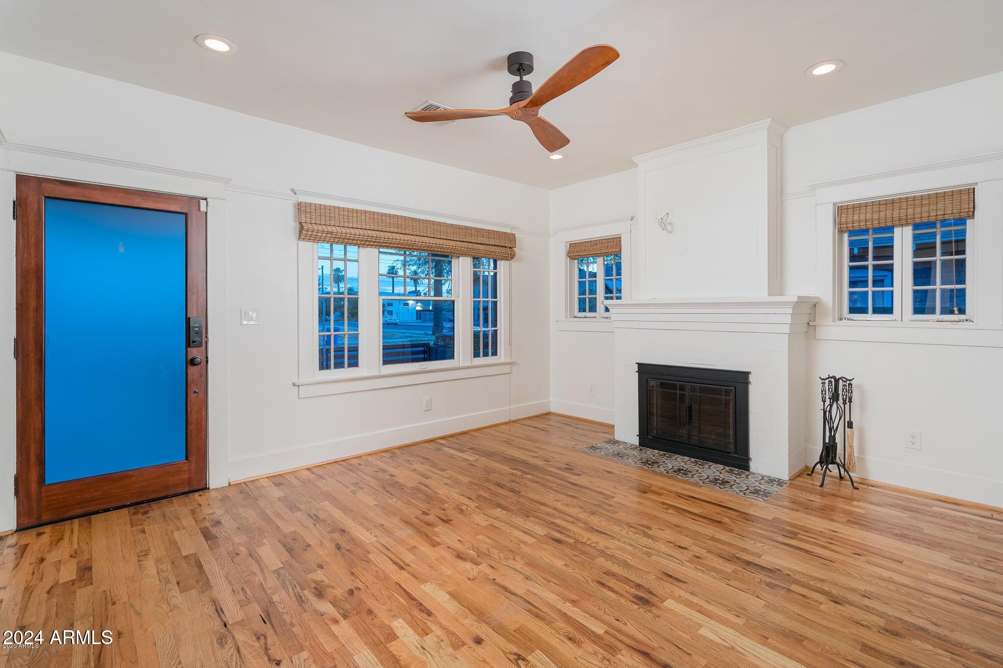 1006 E MCKINLEY Street