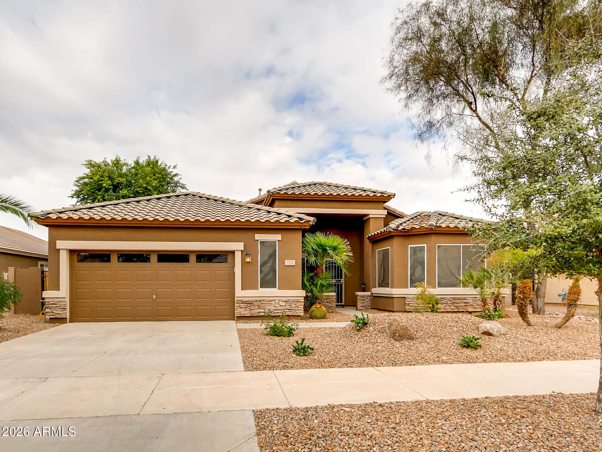 22062 E CALLE DE FLORES --
