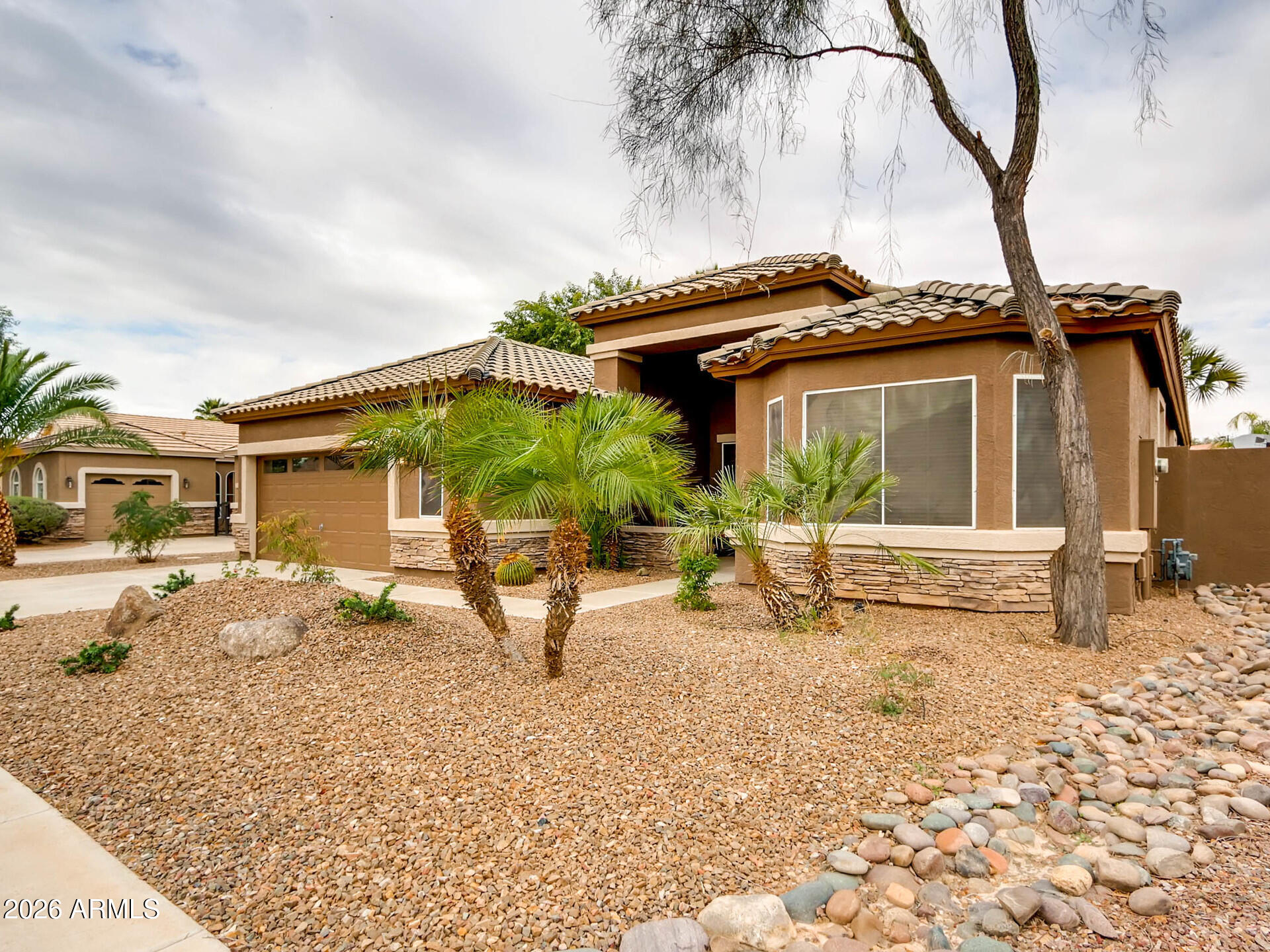 22062 E CALLE DE FLORES --