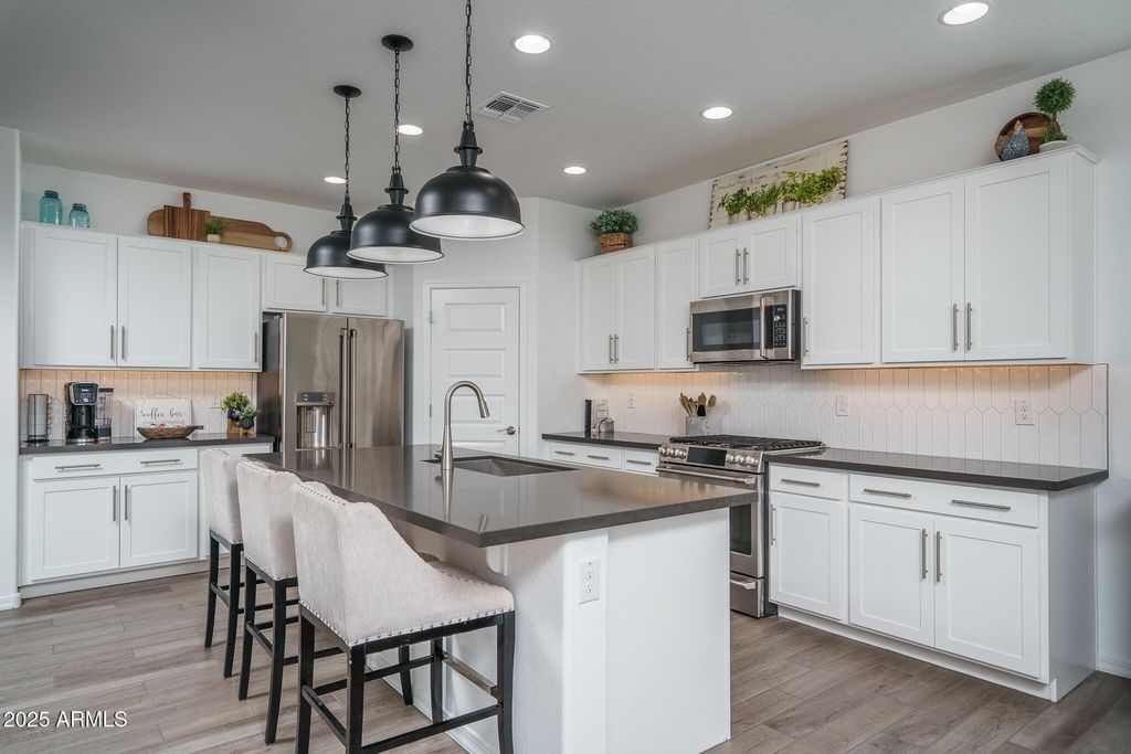Photo of 17633 W Colter Street, Litchfield Park, AZ 85340 (MLS # 6900703)