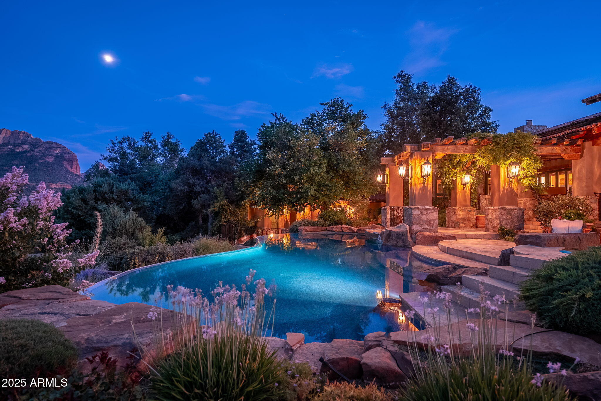 140 HIDDEN MEADOW Drive