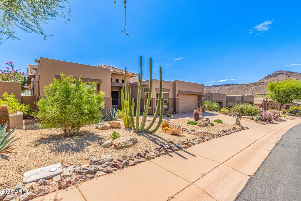 Photo of 14743 E Miramonte Way, Fountain Hills, AZ 85268 (MLS # 6922803)