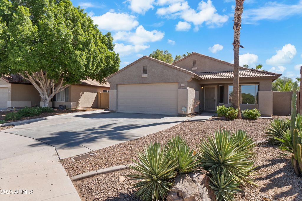 Photo of 20891 N 84th Drive, Peoria, AZ 85382 (MLS # 6931574)