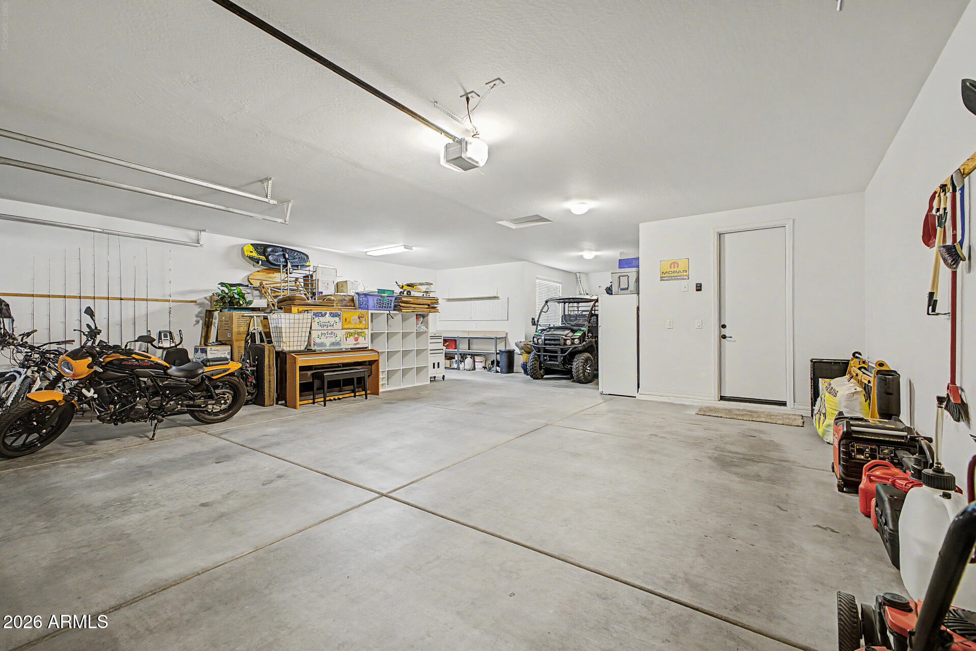 Properties 3 1236 W PLANE TREE Avenue