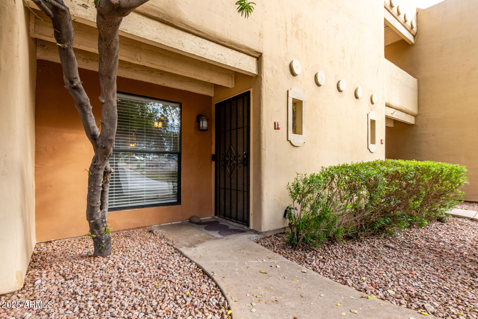 1425 E DESERT COVE Avenue 15