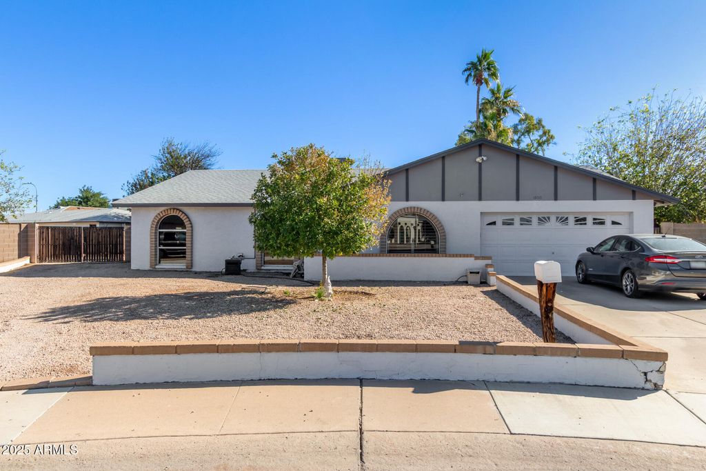 Photo of 1800 W Rosewood Court, Chandler, AZ 85224 (MLS # 6950971)