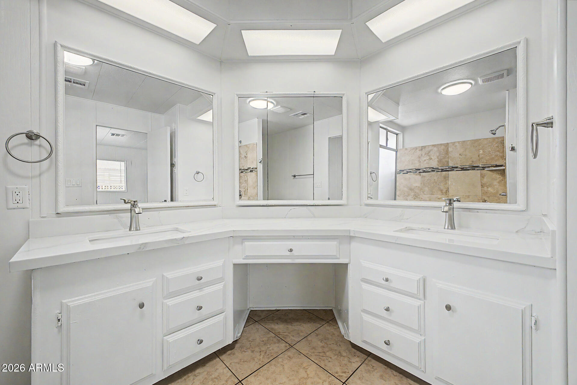 6602 W MISSION Lane