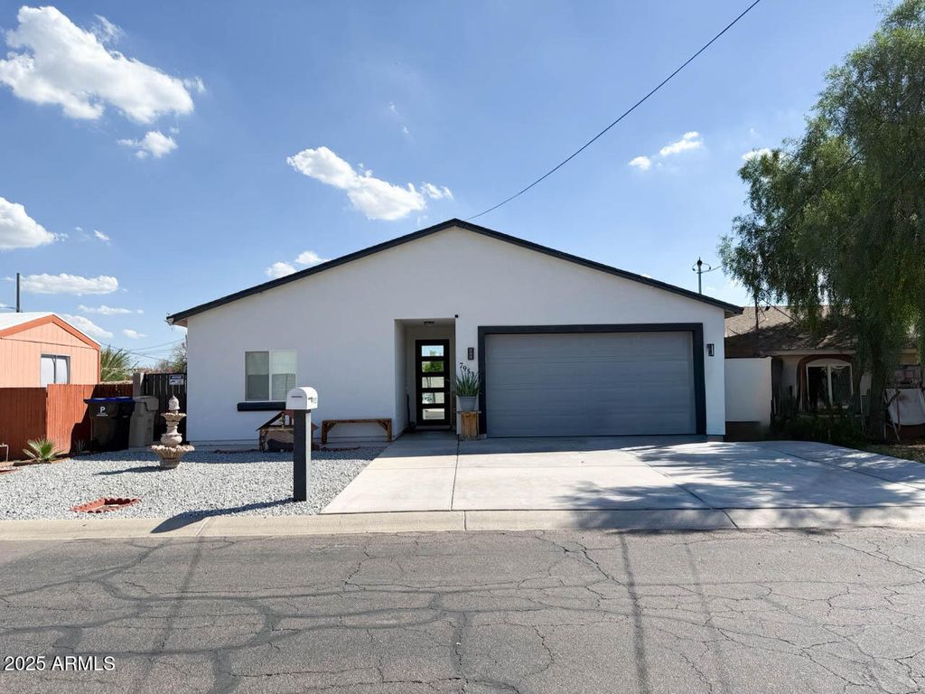 Photo of 7953 W Kirby Street, Peoria, AZ 85345 (MLS # 6925815)