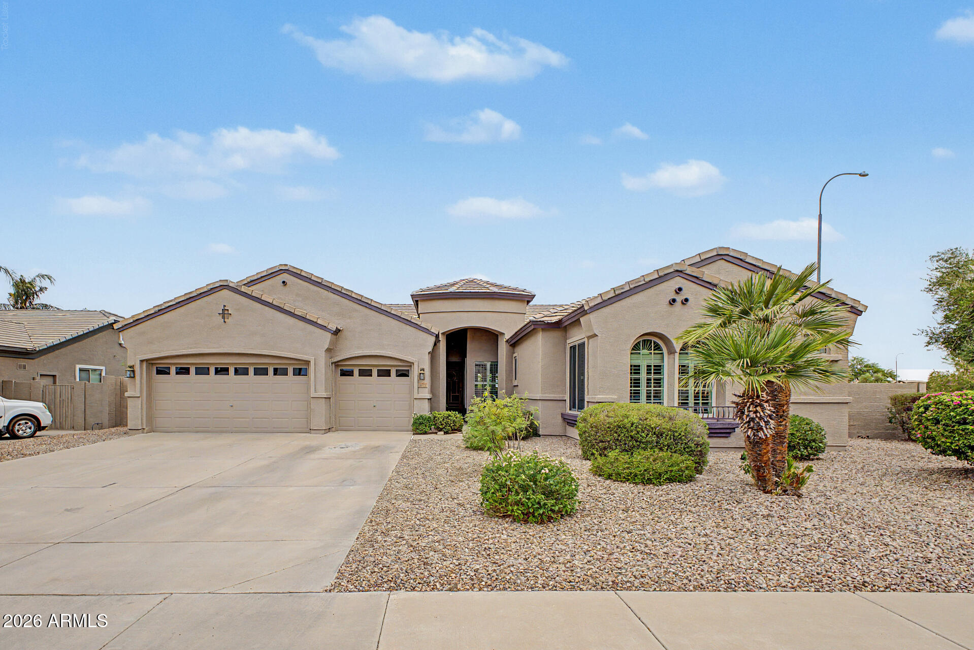 2972 E WINGED FOOT Drive