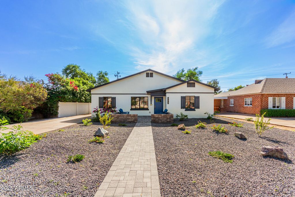 Photo of 335 W Cambridge Avenue, Phoenix, AZ 85003 (MLS # 6944748)