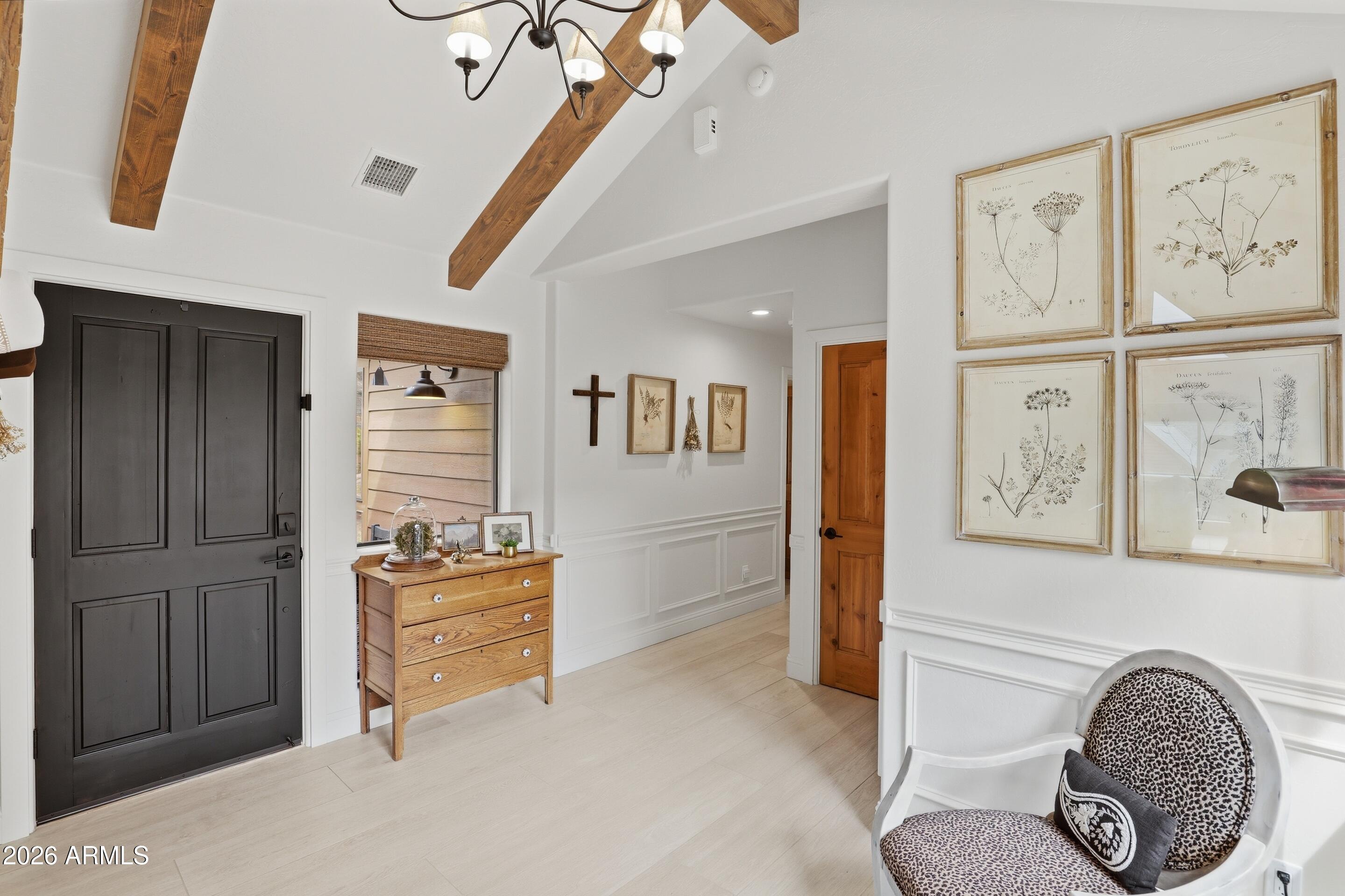 2502 E ELK RUN Court