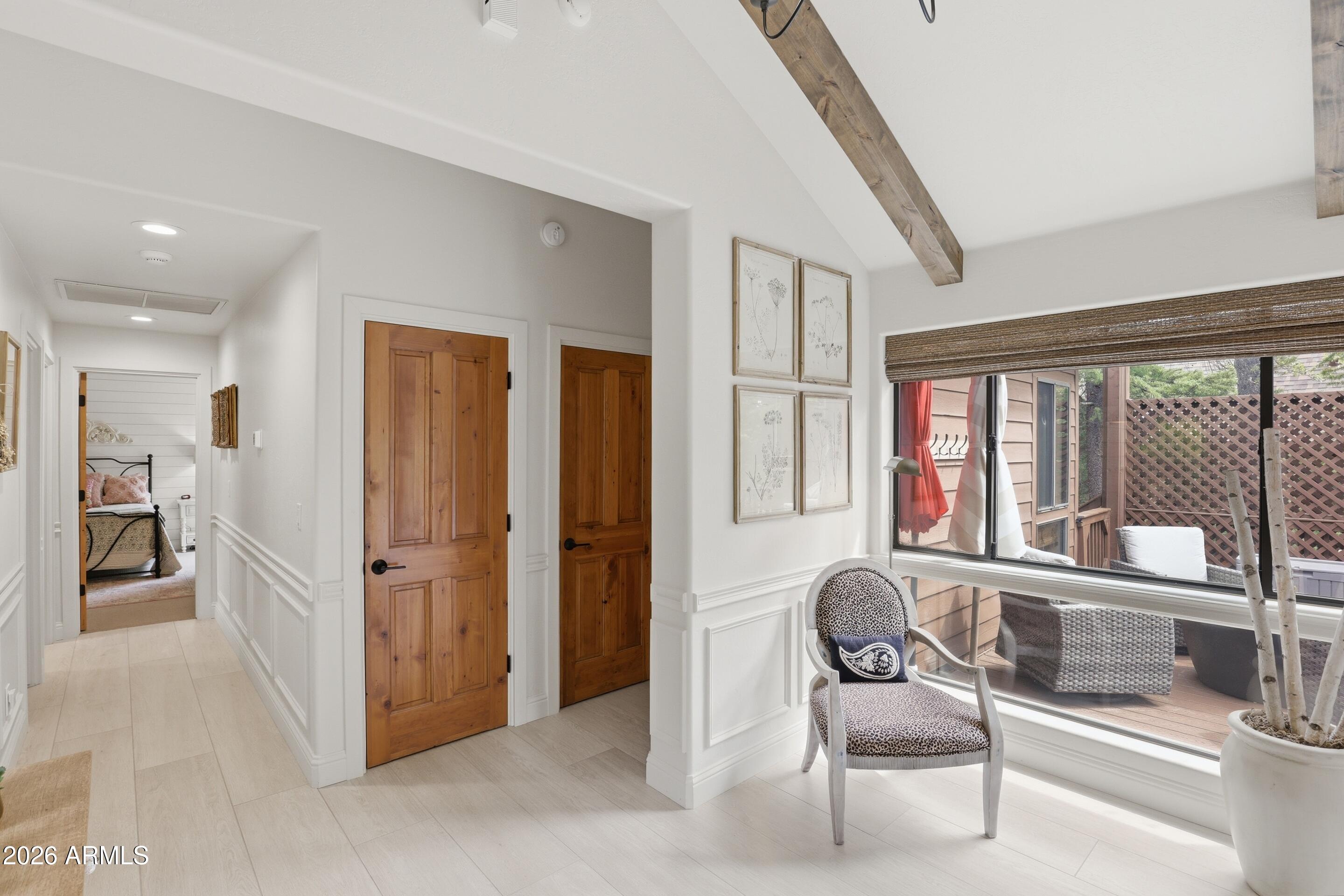 2502 E ELK RUN Court