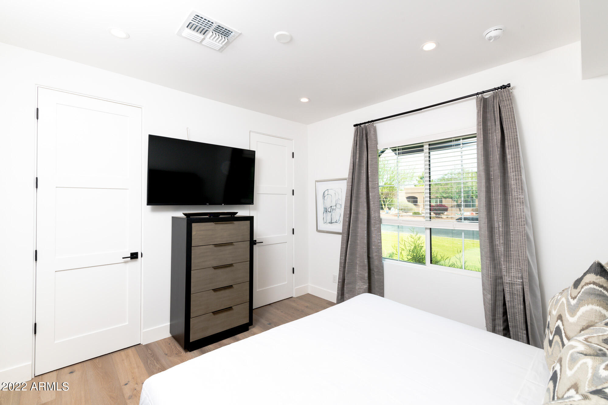 THUNDERBIRD EAST 3 - Residential