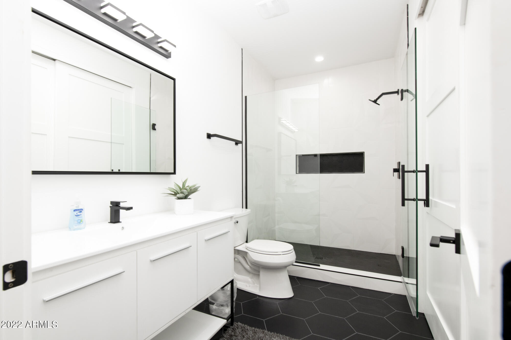 THUNDERBIRD EAST 3 - Residential