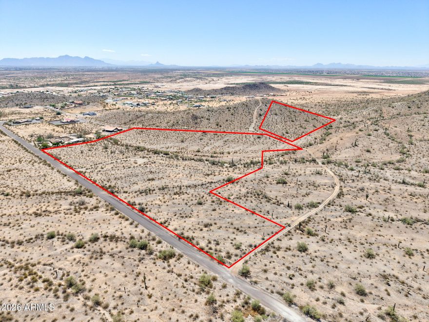 19 +/- 1 acre lots in the foothills of Casa Grande Mountain. Bulk sale offering. Great access to I-10 and I-8 interchanges.  Utilities nearby. Arizona Water Company for water, APS for electric. Custom home area featuring city of Casa Grande Park with hiking and recreating opportunities from you door step. Mountain views galore.  Great opportunity for builder. Seller has no public report as the one done many years ago was done by the developer not this seller.