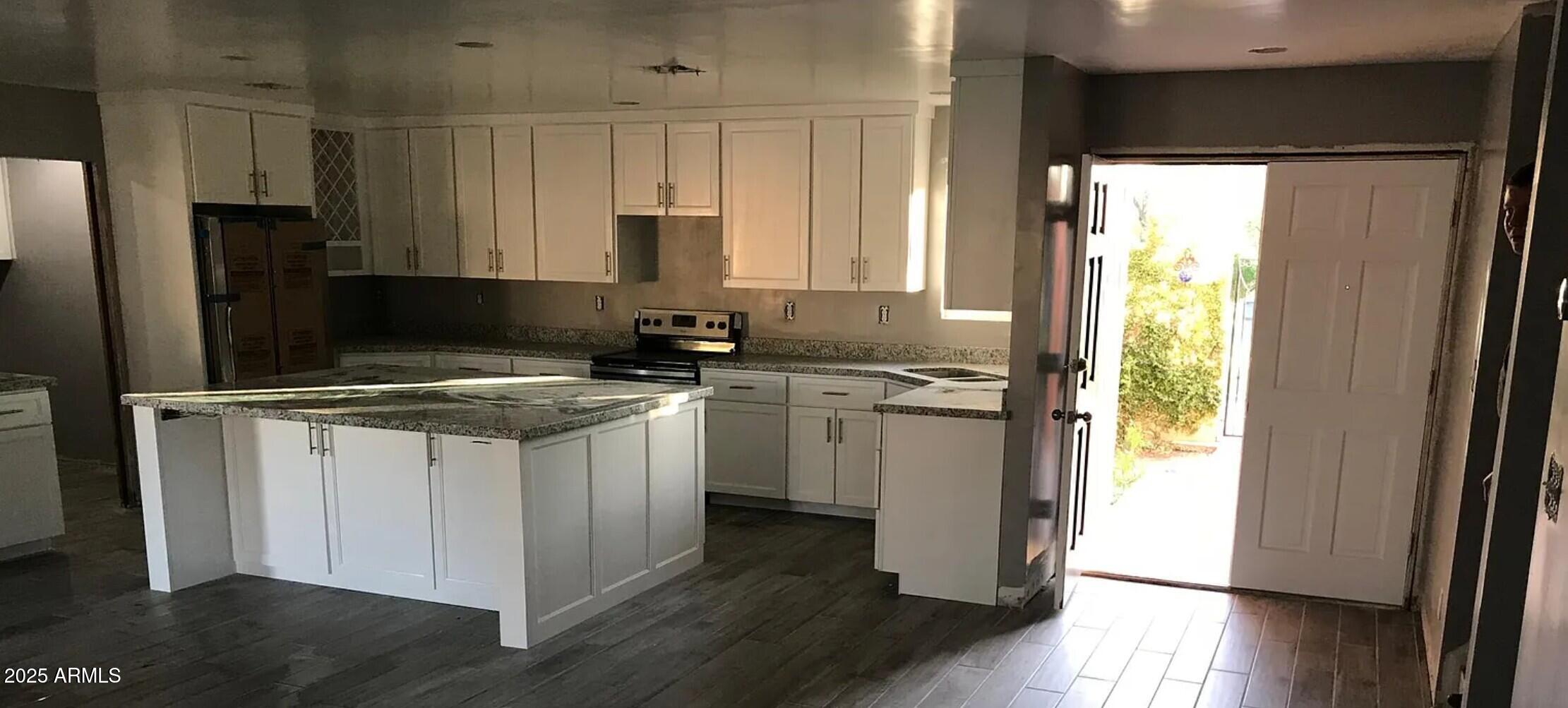 4311 W SANDRA Circle