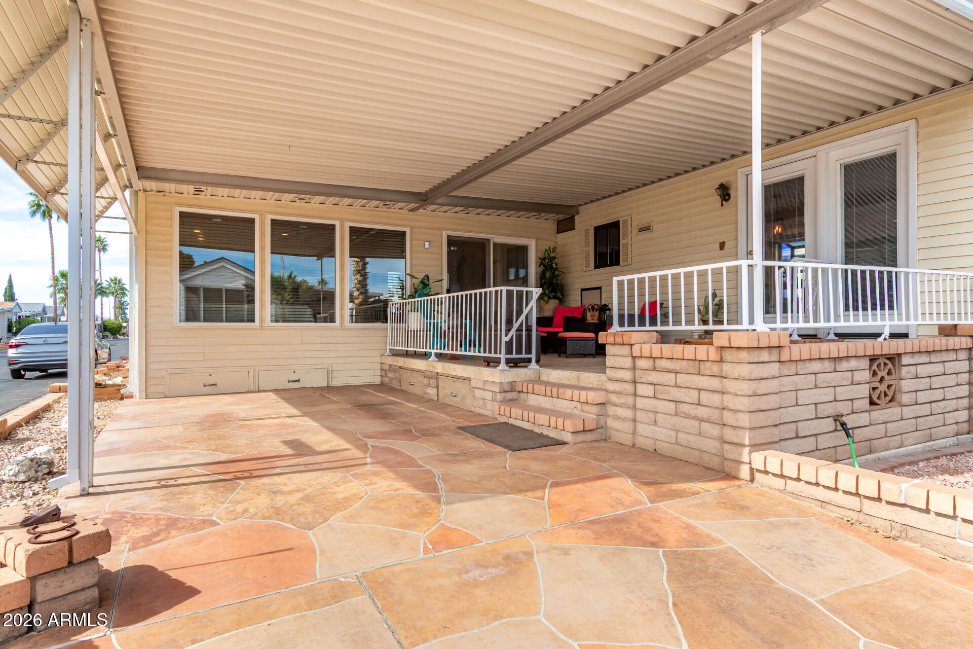 111 S GREENFIELD Road 547