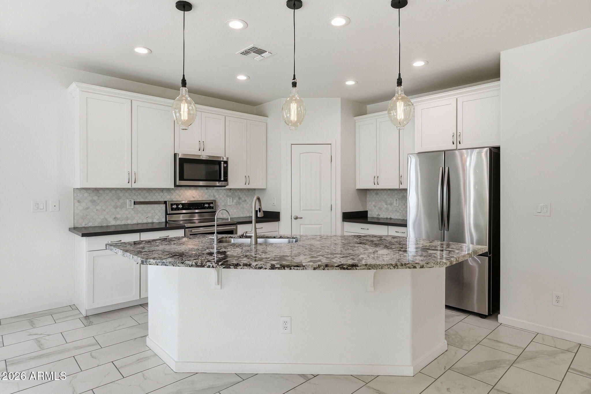 3150 N LOMA Vista