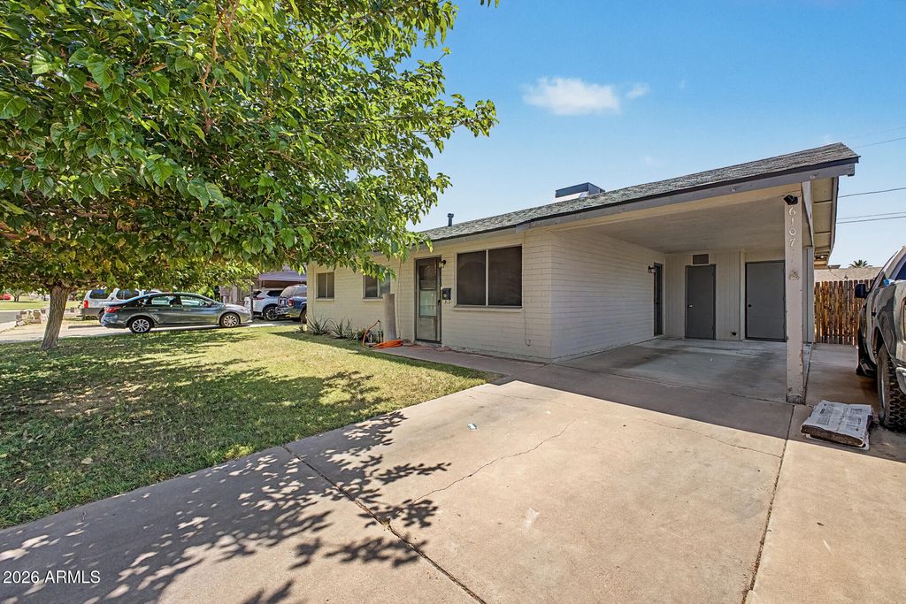 Photo of 6107 W Keim Drive, Glendale, AZ 85301 (MLS # 7021078)