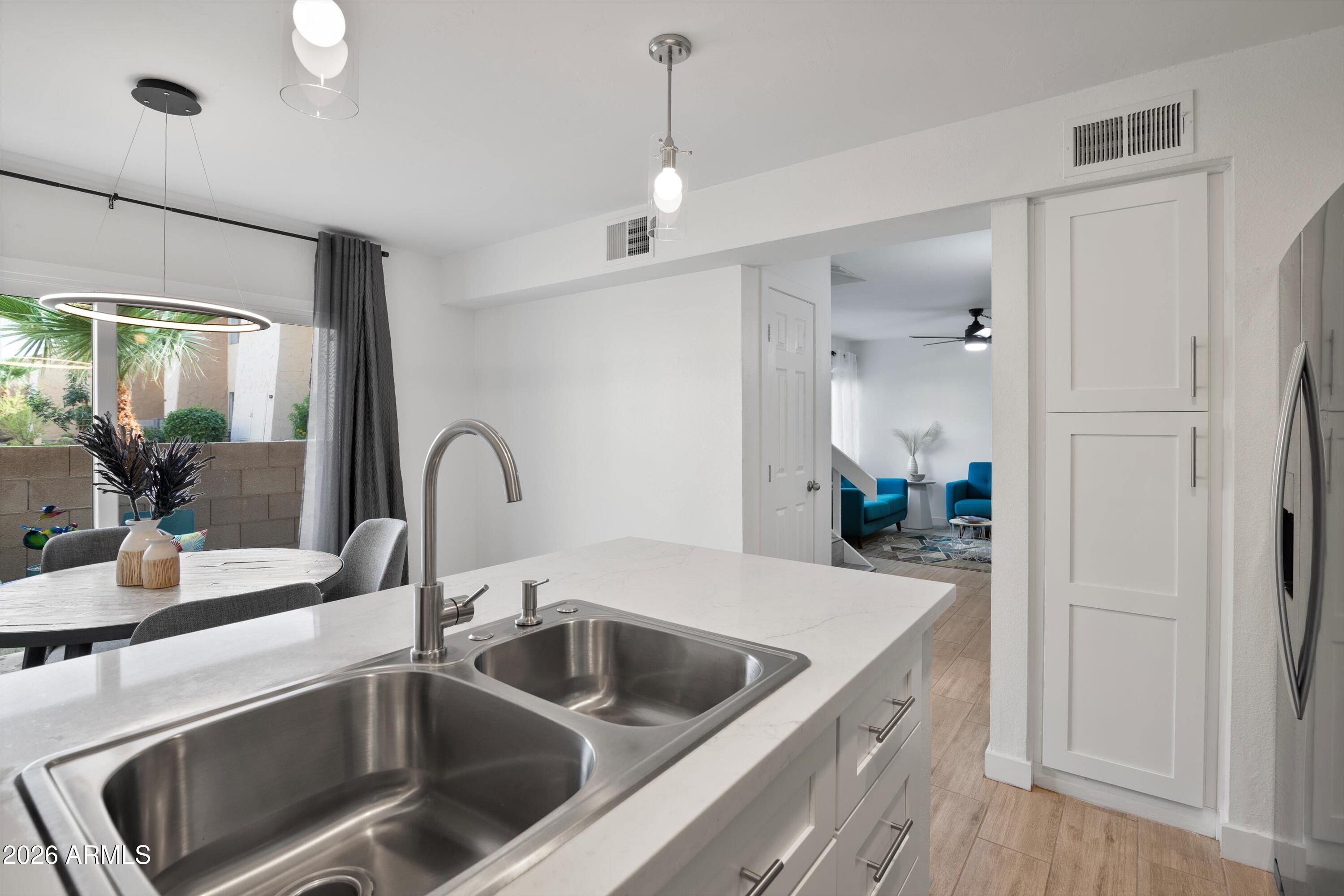 8055 E THOMAS Road D105