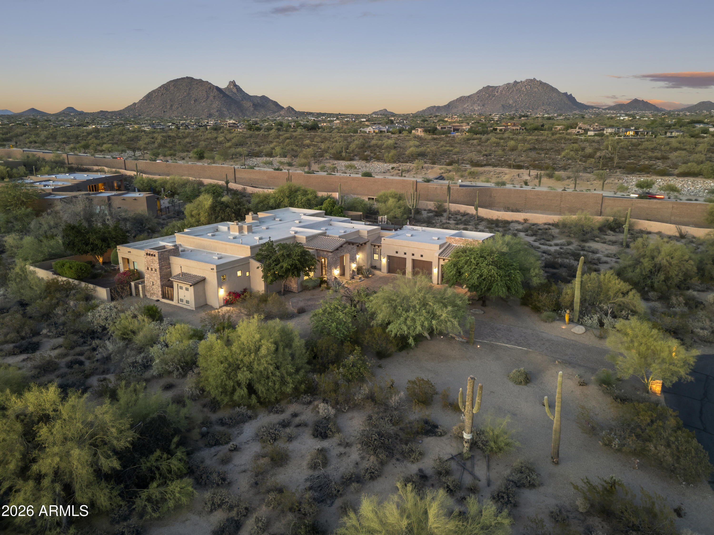 PINNACLE PARADISE - Residential