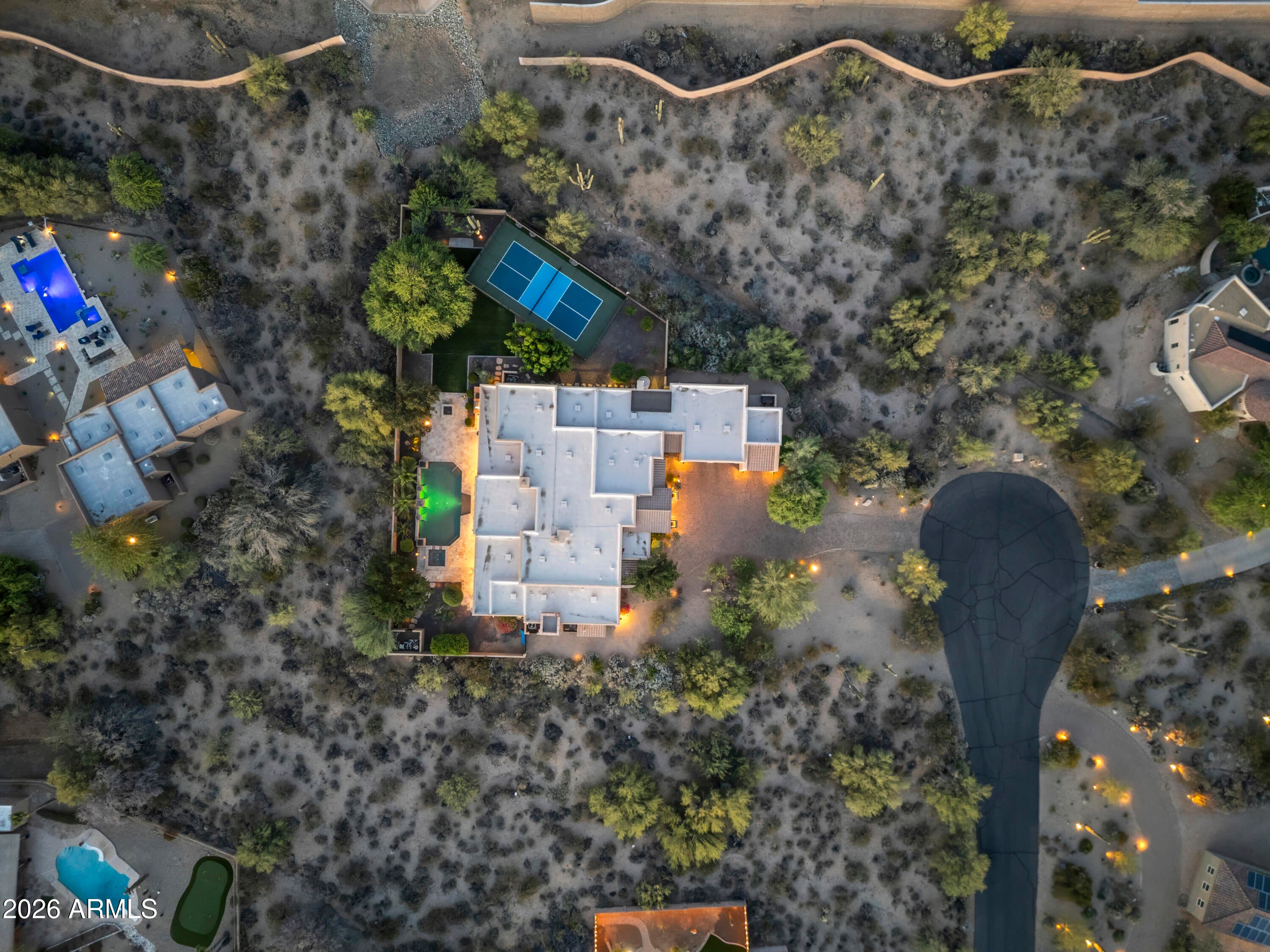 PINNACLE PARADISE - Residential