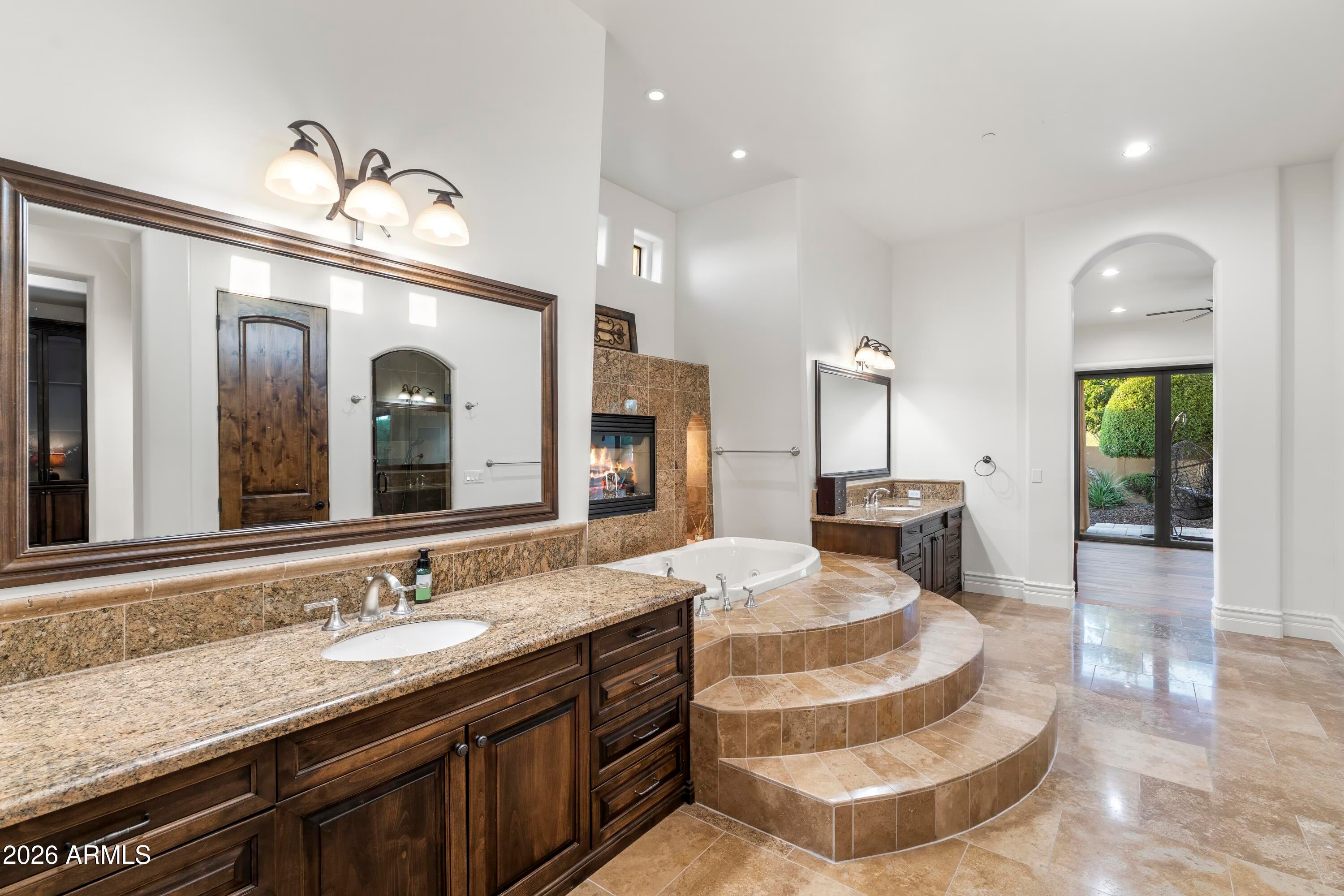 PINNACLE PARADISE - Residential