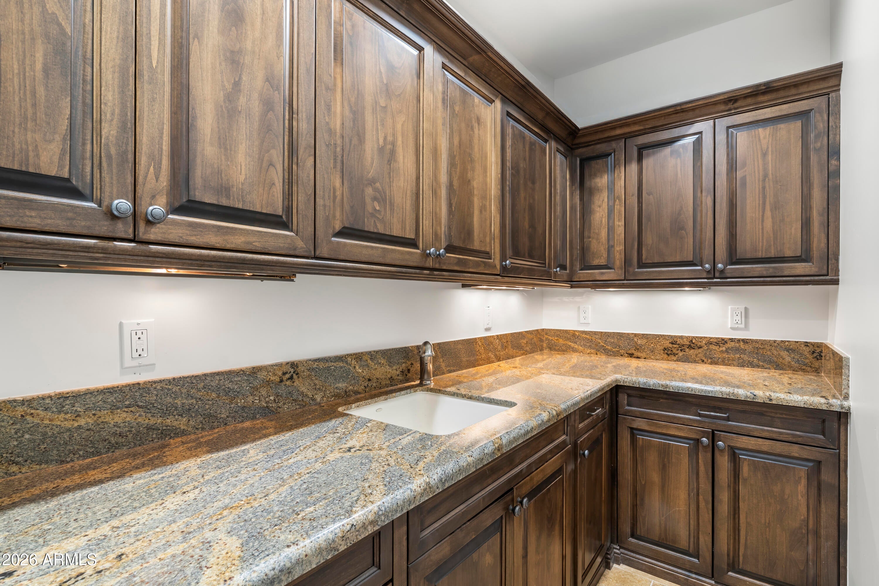PINNACLE PARADISE - Residential