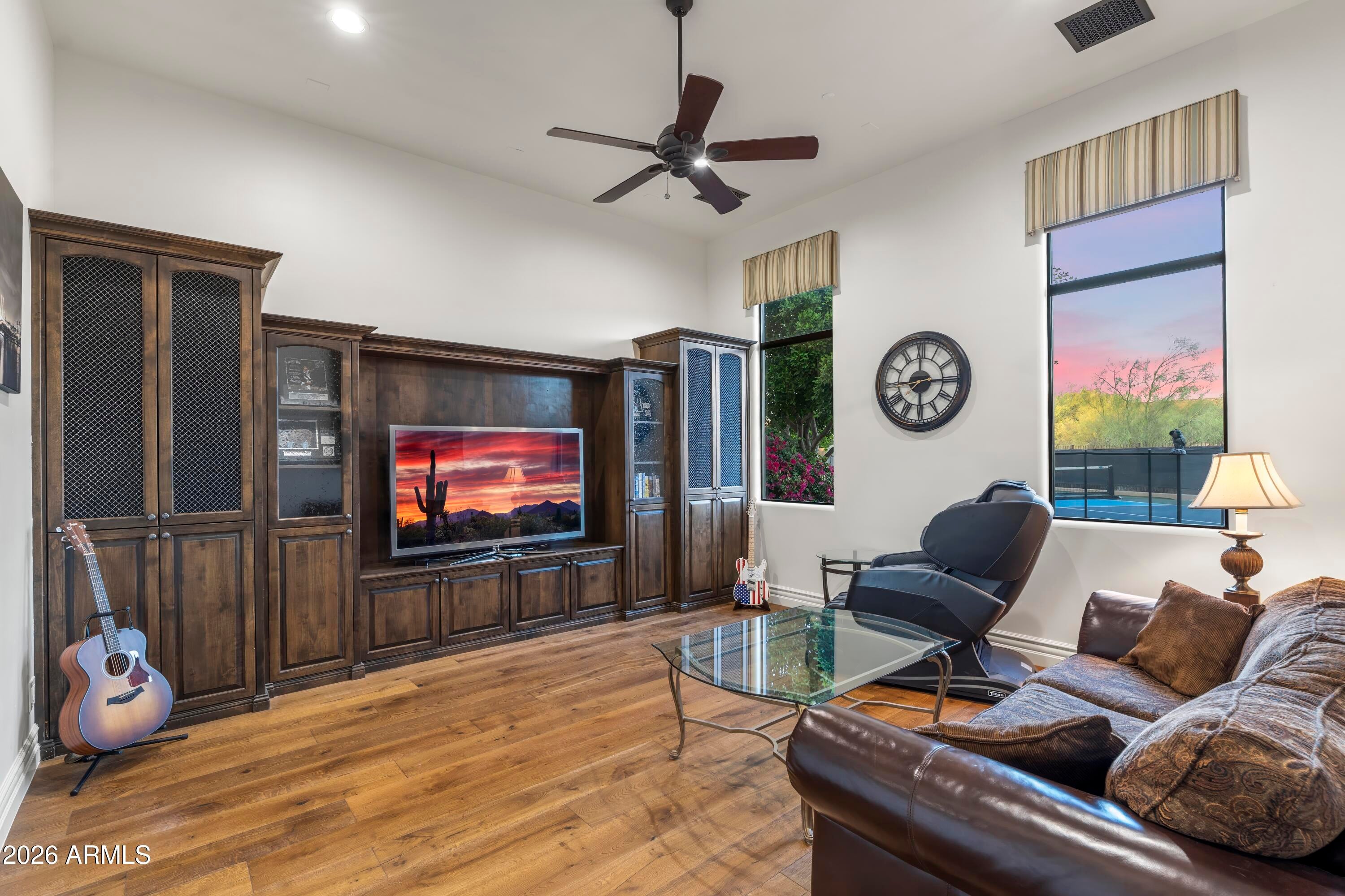 PINNACLE PARADISE - Residential