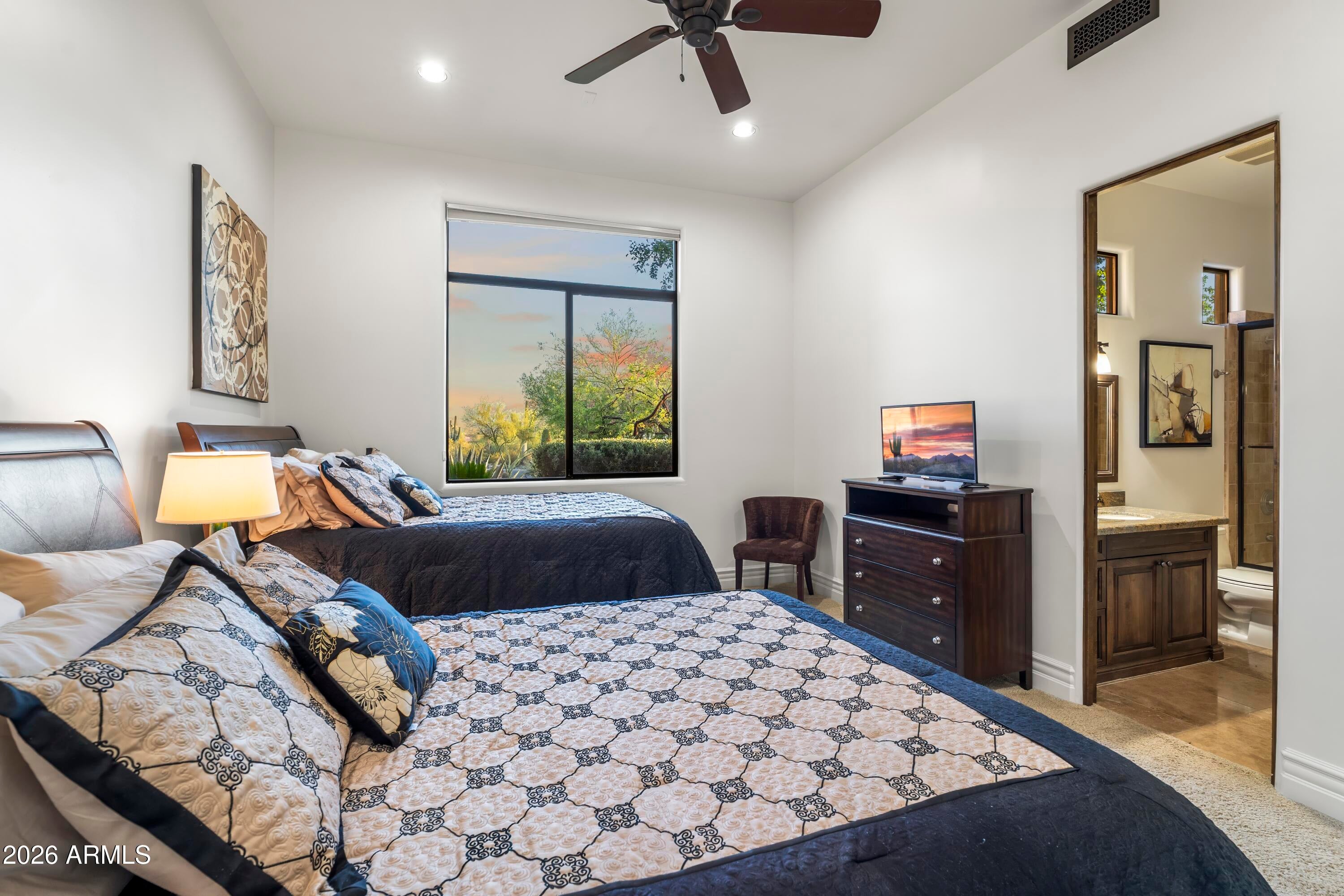 PINNACLE PARADISE - Residential