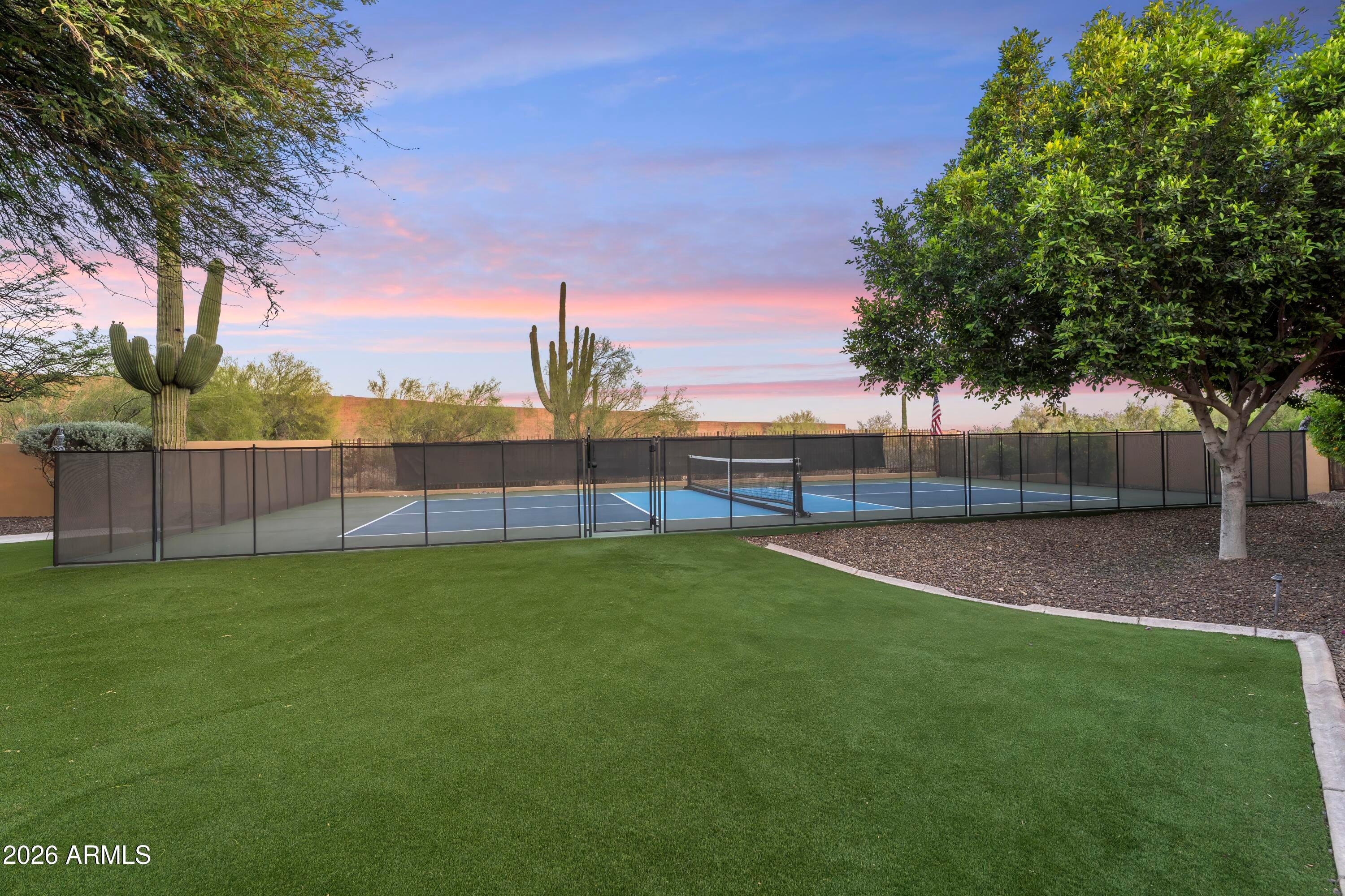 PINNACLE PARADISE - Residential